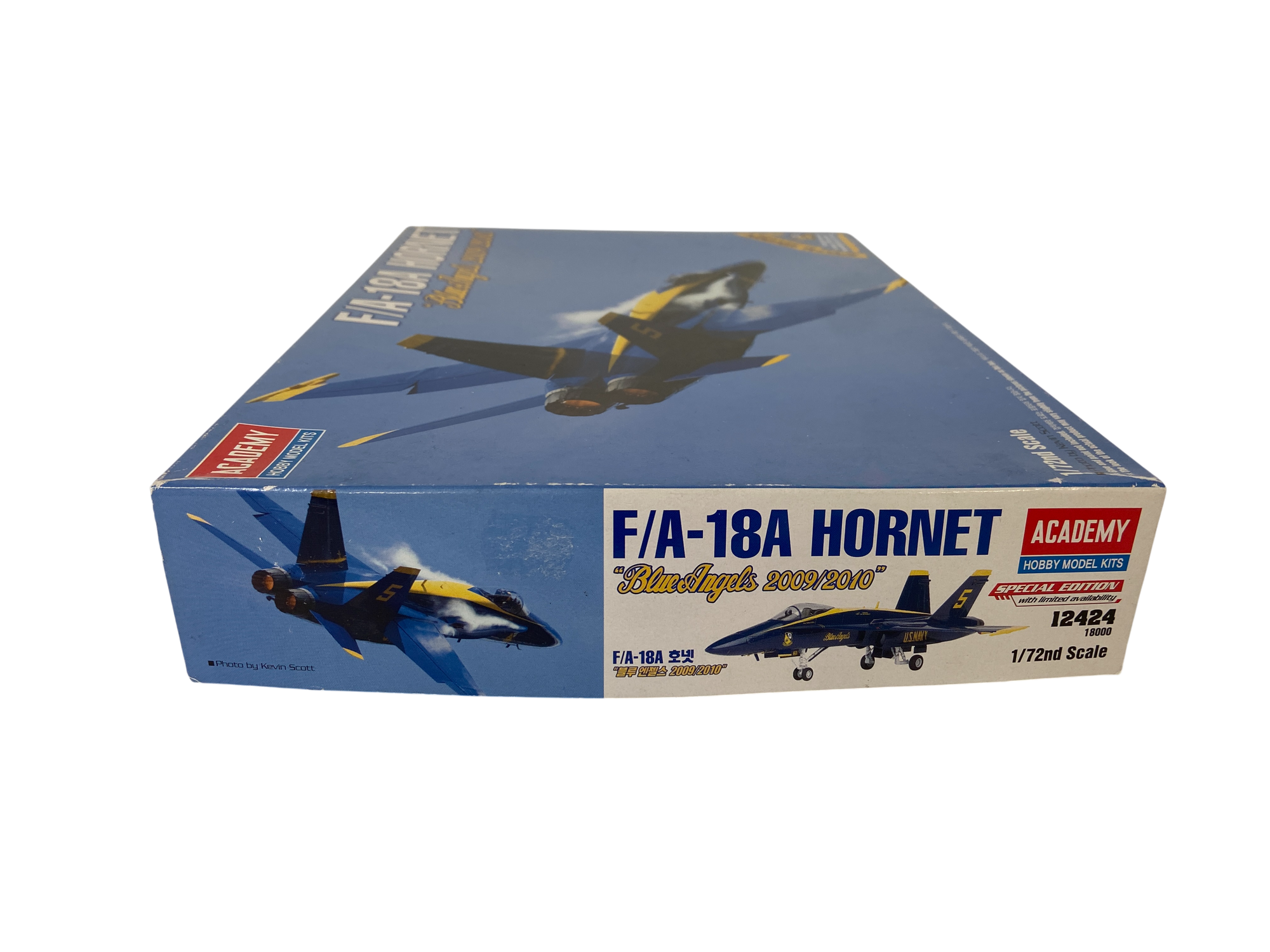 Academy 1:72 F/A-18A Hornet "Blue Angels 2009/2010"