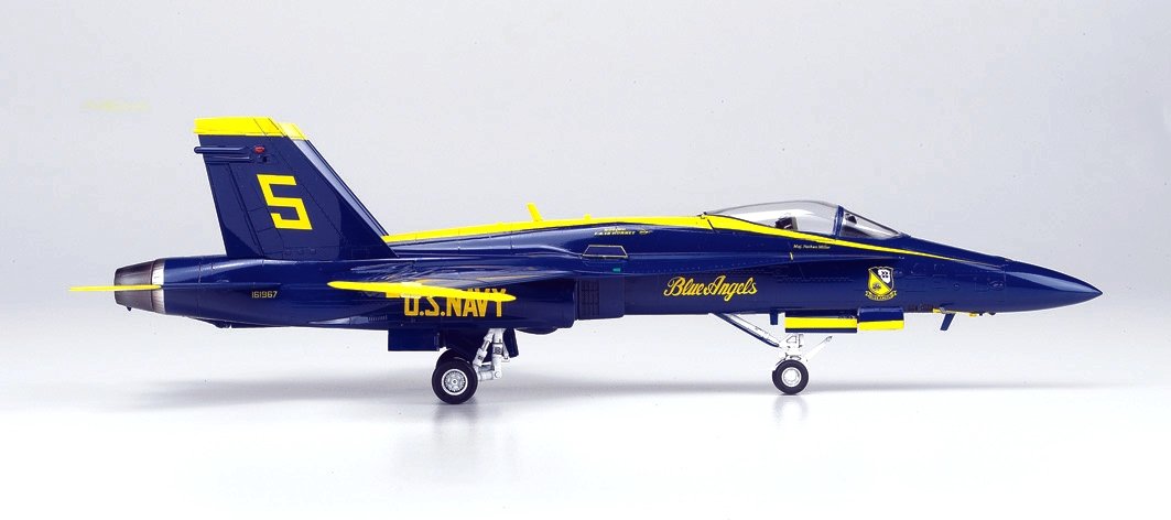 Academy 1:72 F/A-18A Hornet "Blue Angels 2009/2010"