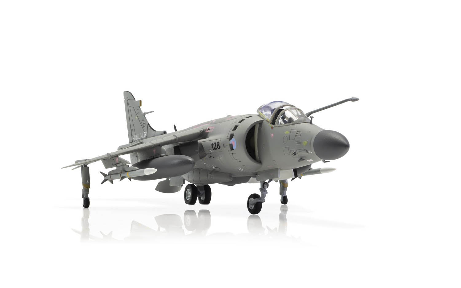 Airfix 1:72 BAe Sea Harrier FA2 A04052A
