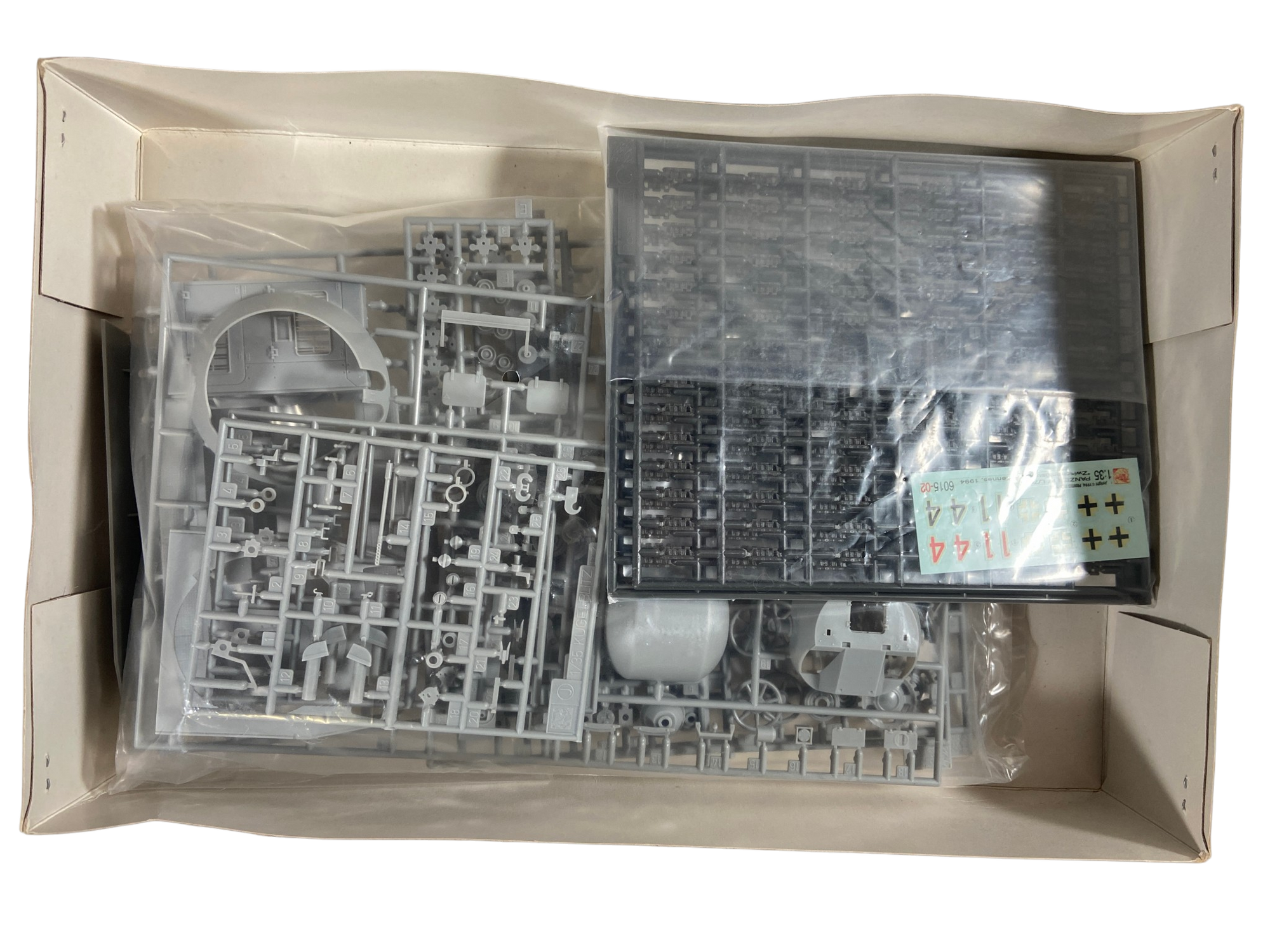 Dragon 1:35 Flakpanzer IV (3 cm) Kugelblitz 6040