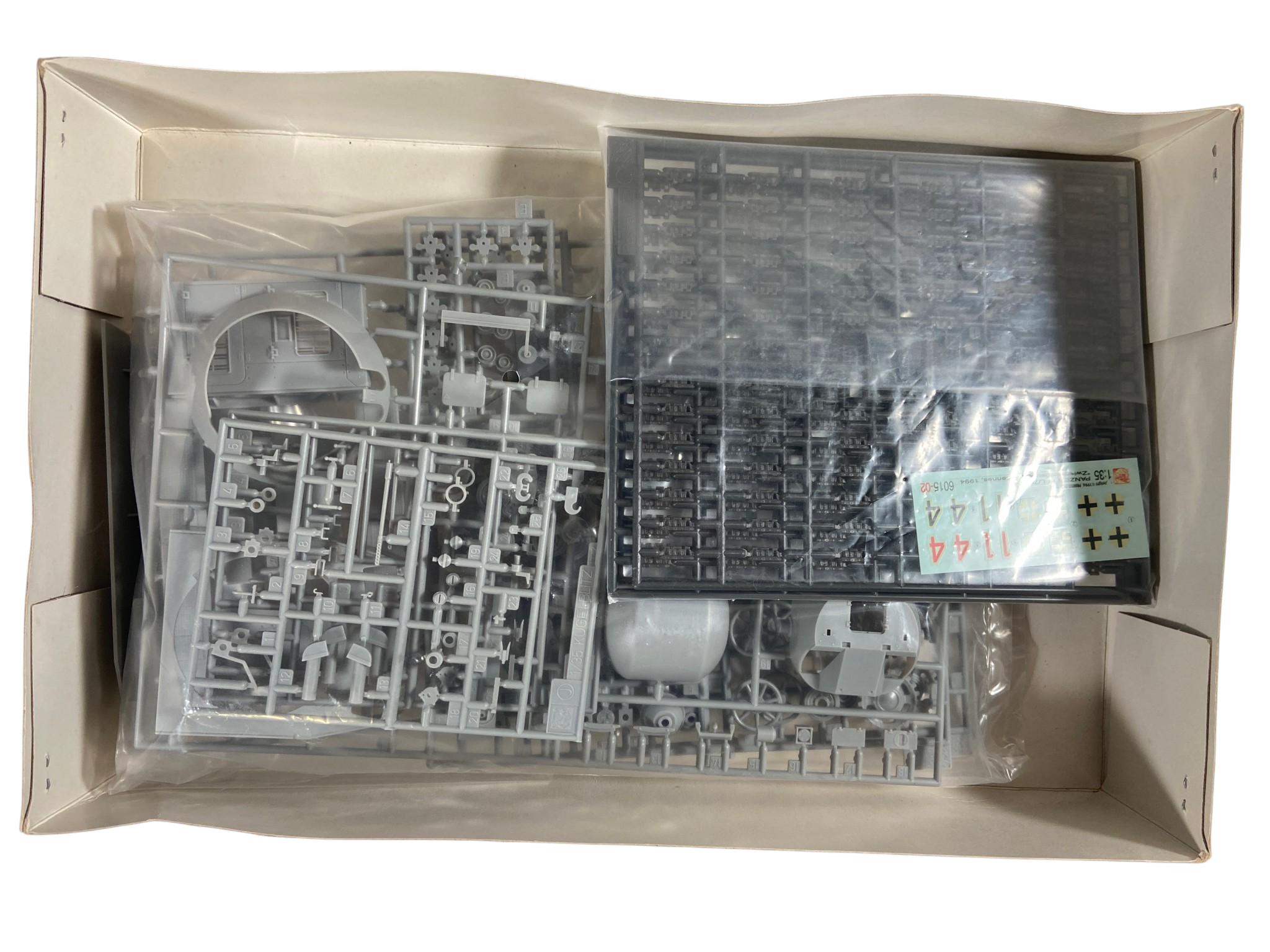 Dragon 1:35 Flakpanzer IV (3 cm) Kugelblitz 6040