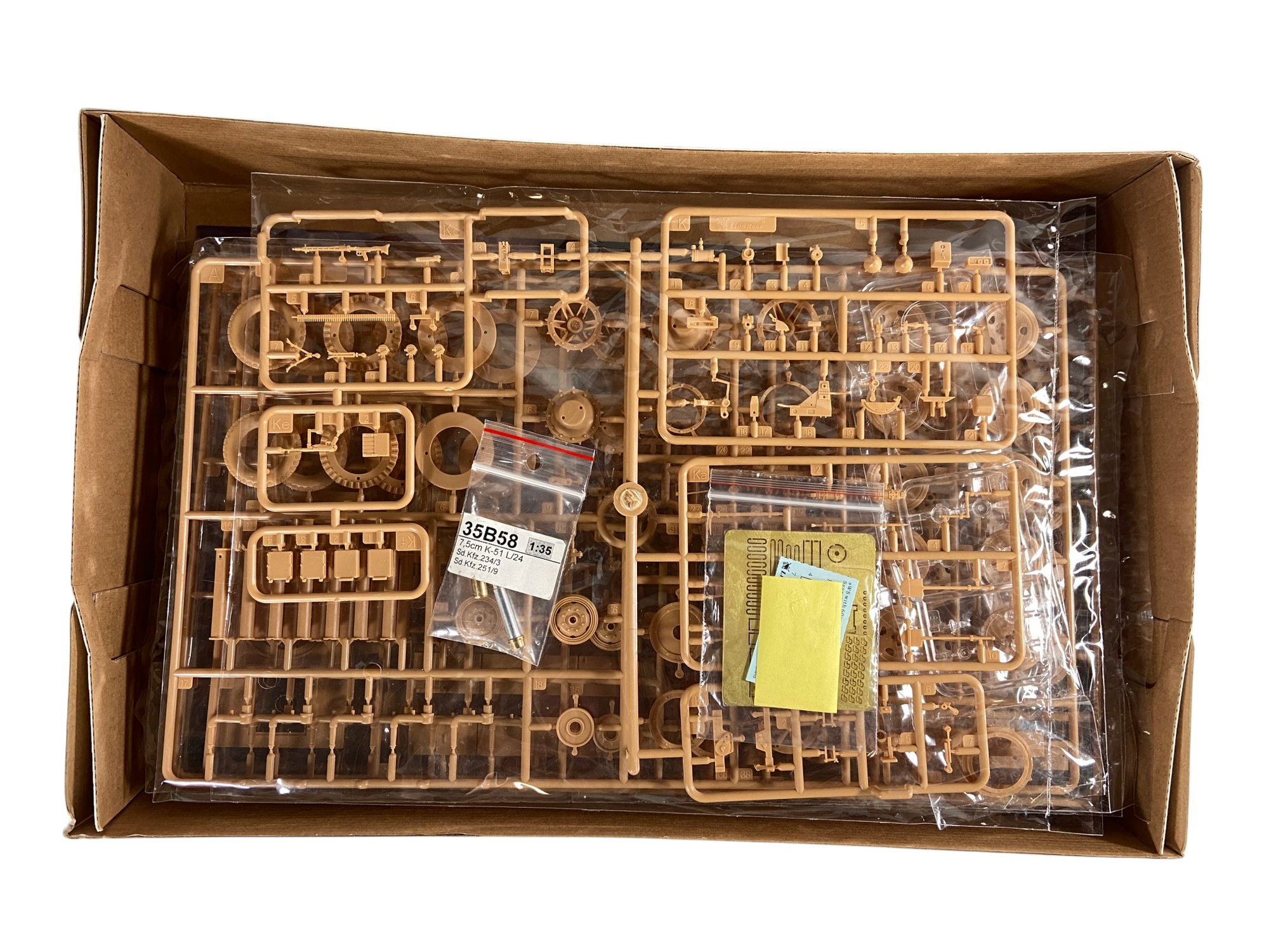 Great Wall Hobby 1:35 sWS 60cm Infrared Searchlight Carrier 'UHU' L3511