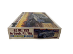 Gunze Sangyo 1:35 Sd Kfz 253 le Beob. Pz. Wg. G-744