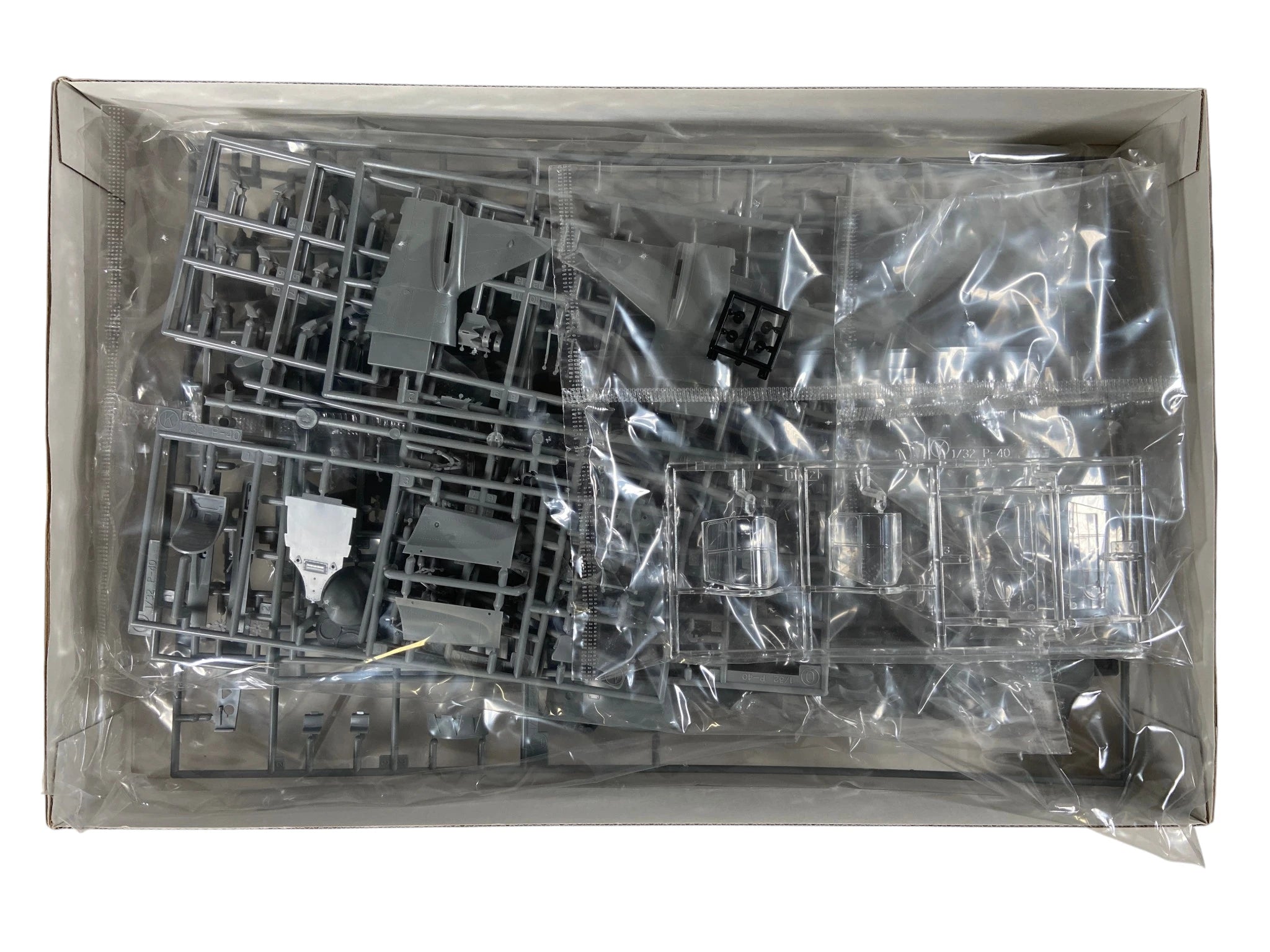 Hasegawa 1:48 P-40E Warhawk 08879