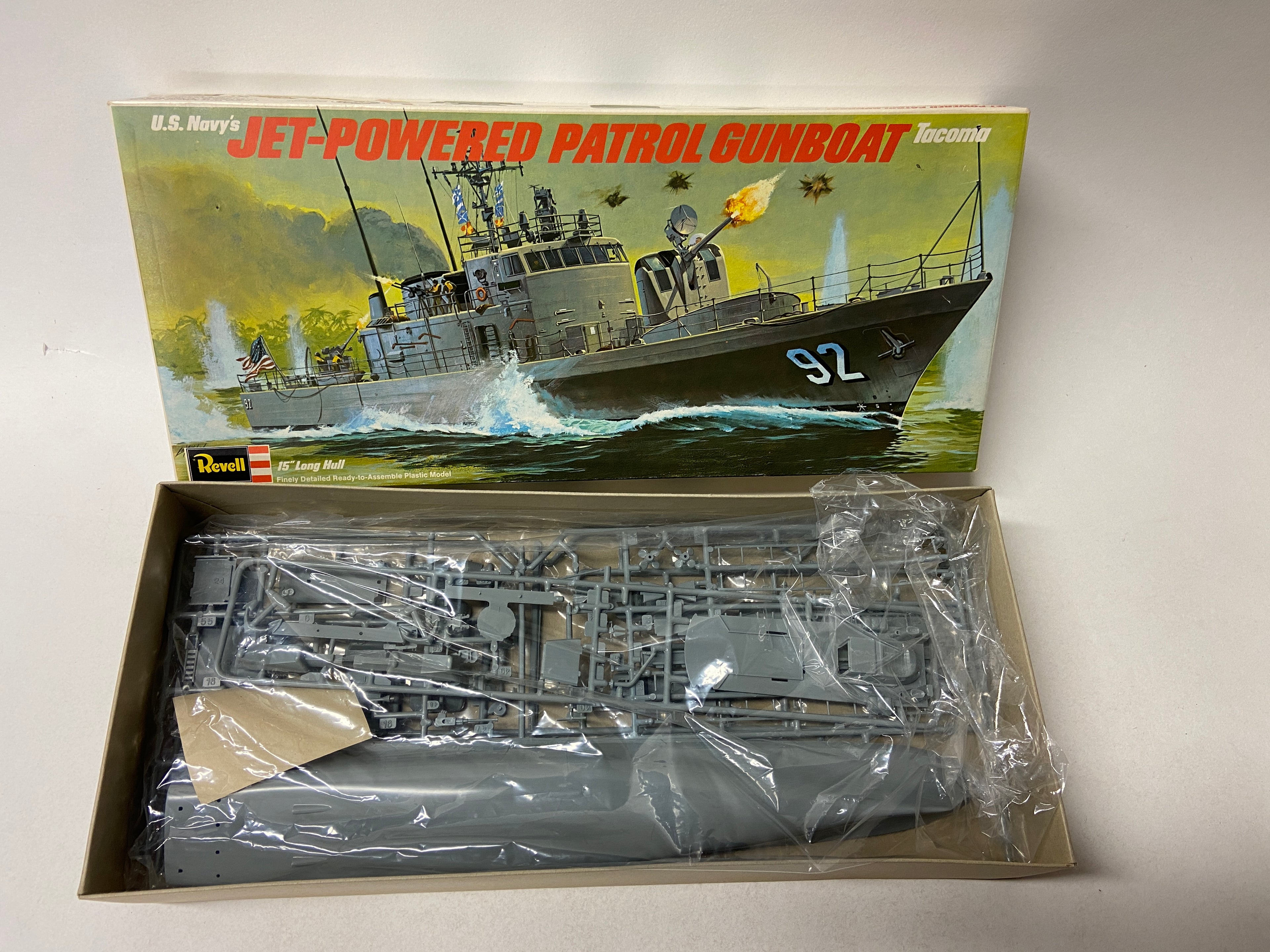 Revell 1:130 U.S. Navy's Jet-Powered Patrol Gunboat Tacoma H-432