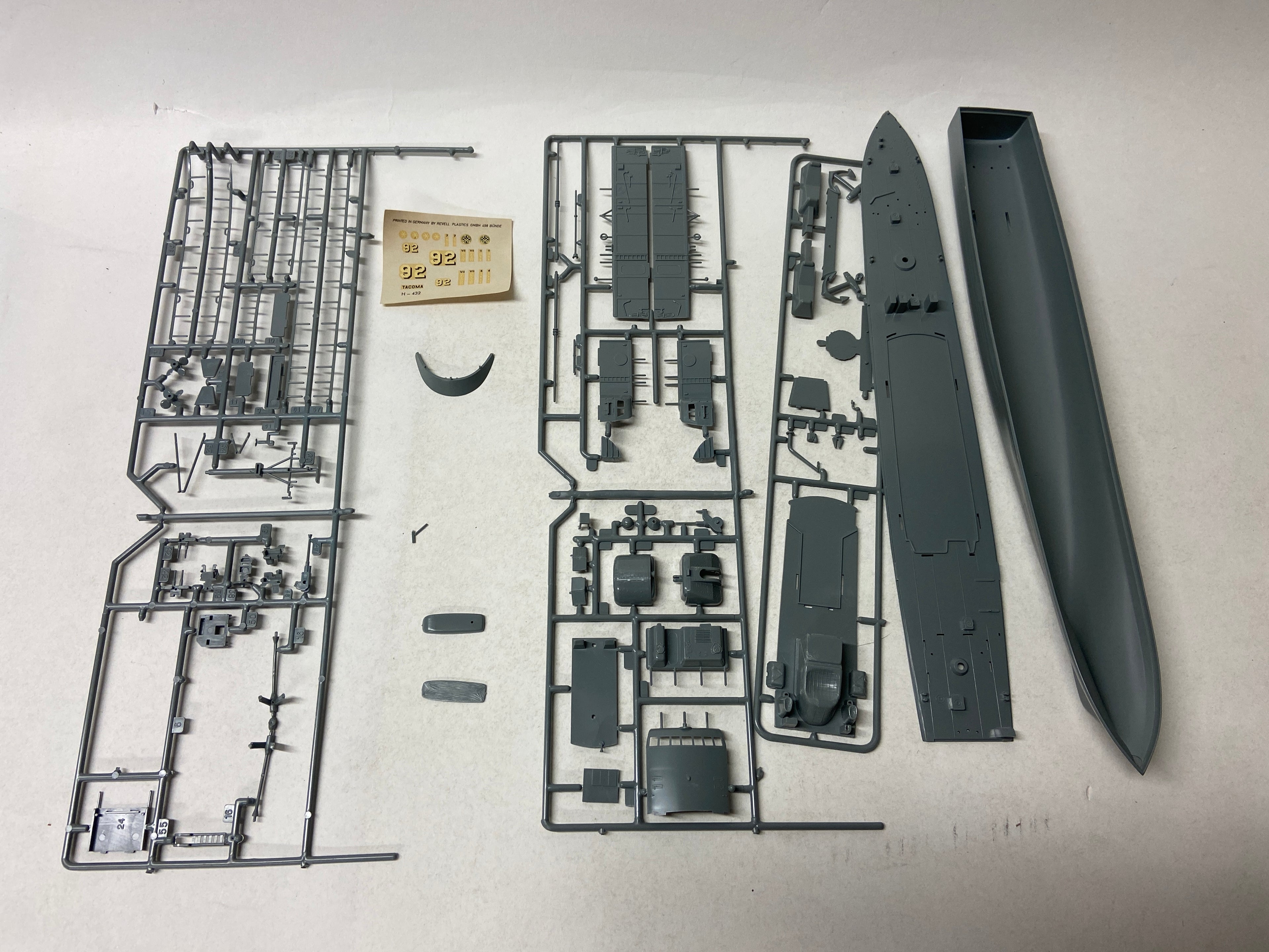 Revell 1:130 U.S. Navy's Jet-Powered Patrol Gunboat Tacoma H-432