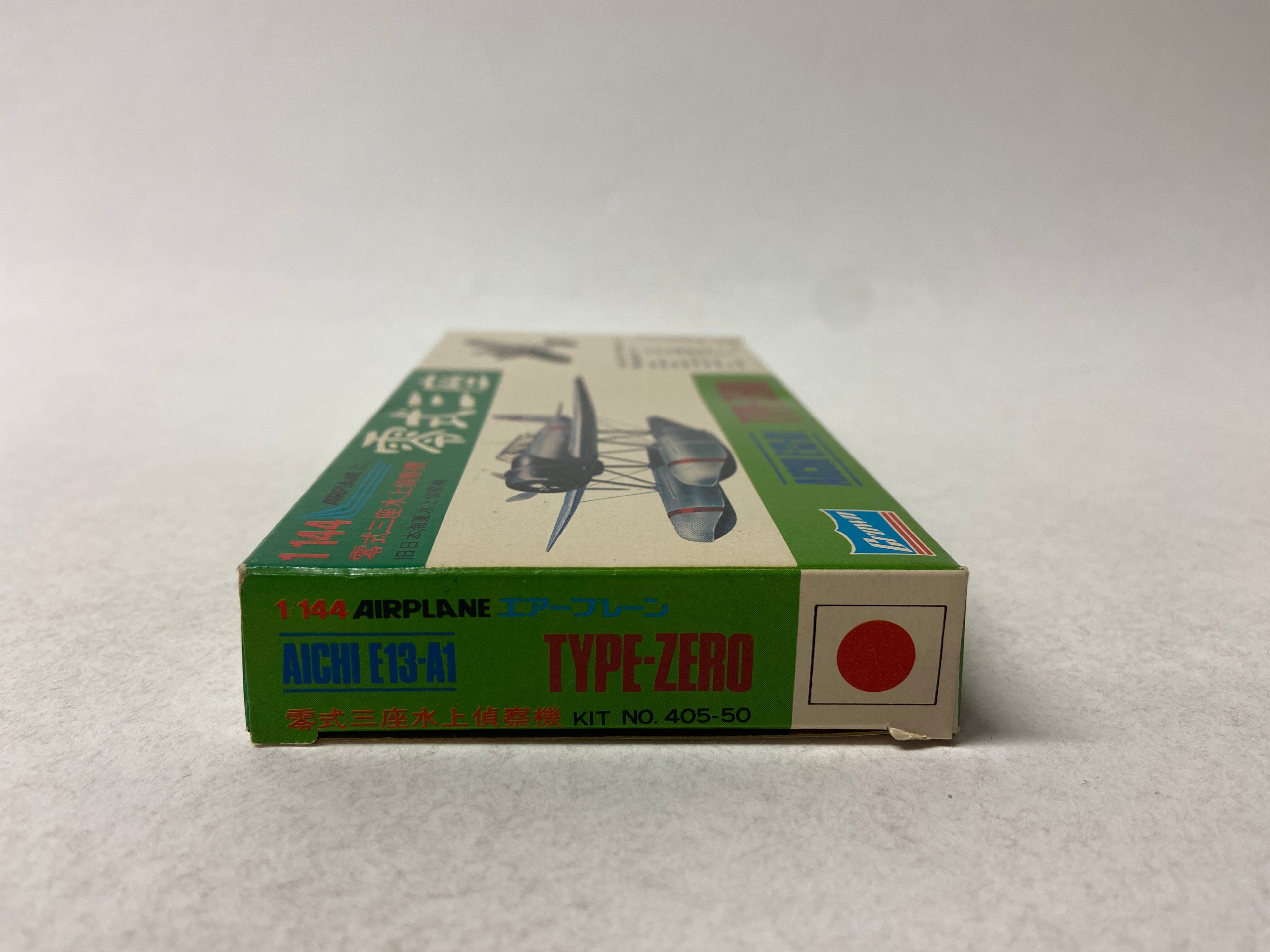 Crown Model 1:144 Aichi E13-A1 Type-Zero 405-50