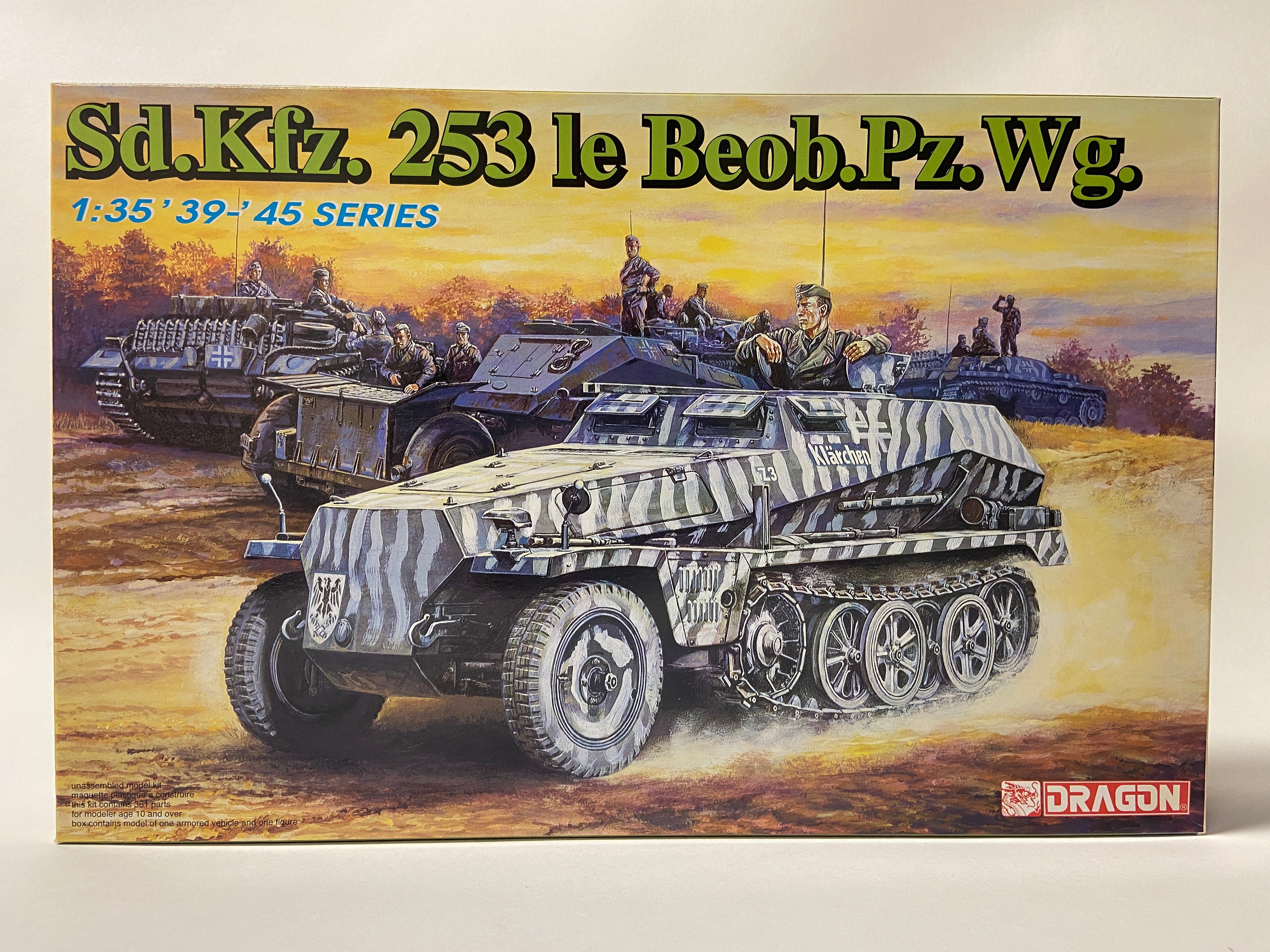 Dragon 1:35 Sd.Kfz. 253 le Beob.Pz. Wg. 6140