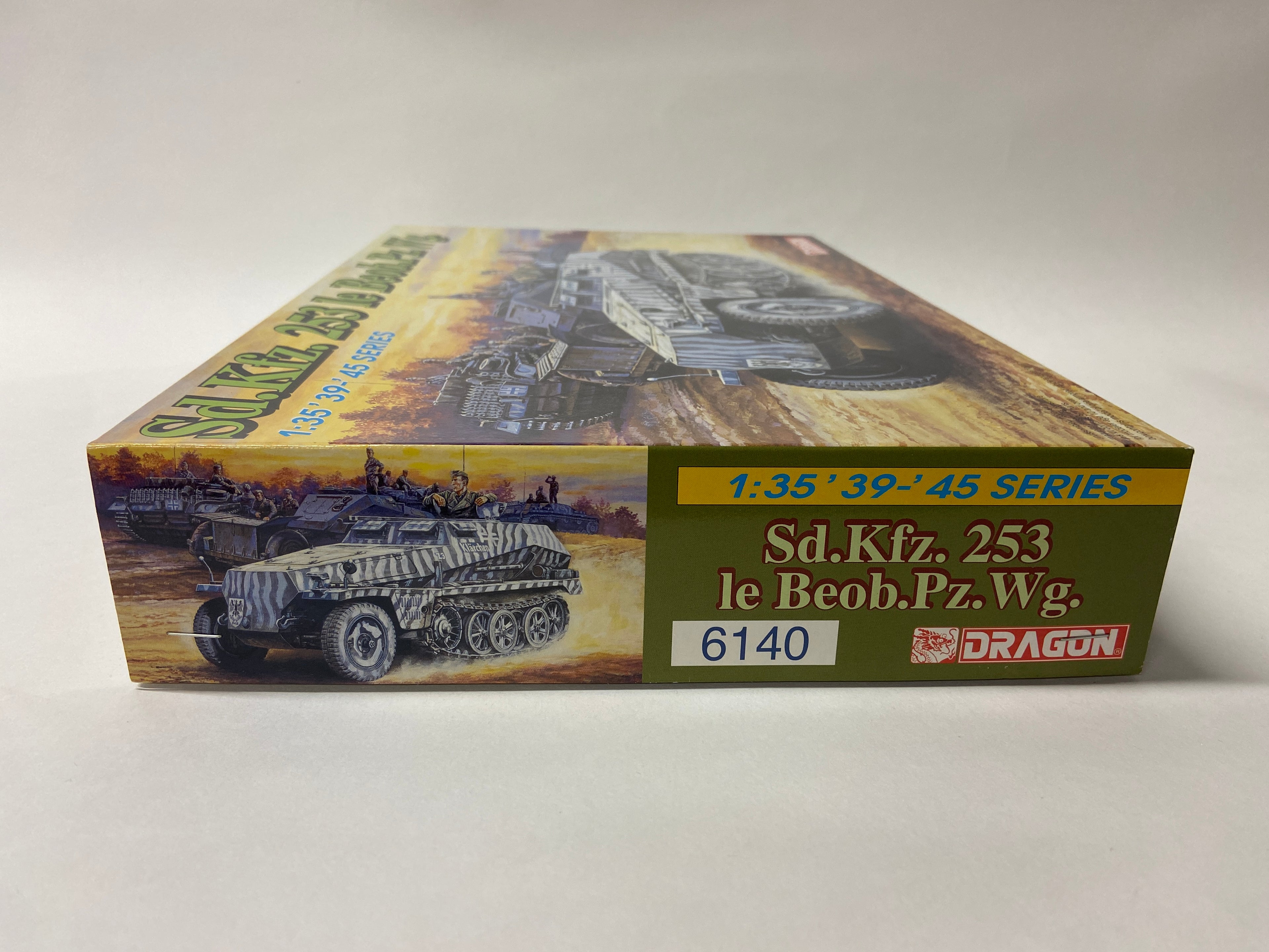 Dragon 1:35 Sd.Kfz. 253 le Beob.Pz. Wg. 6140