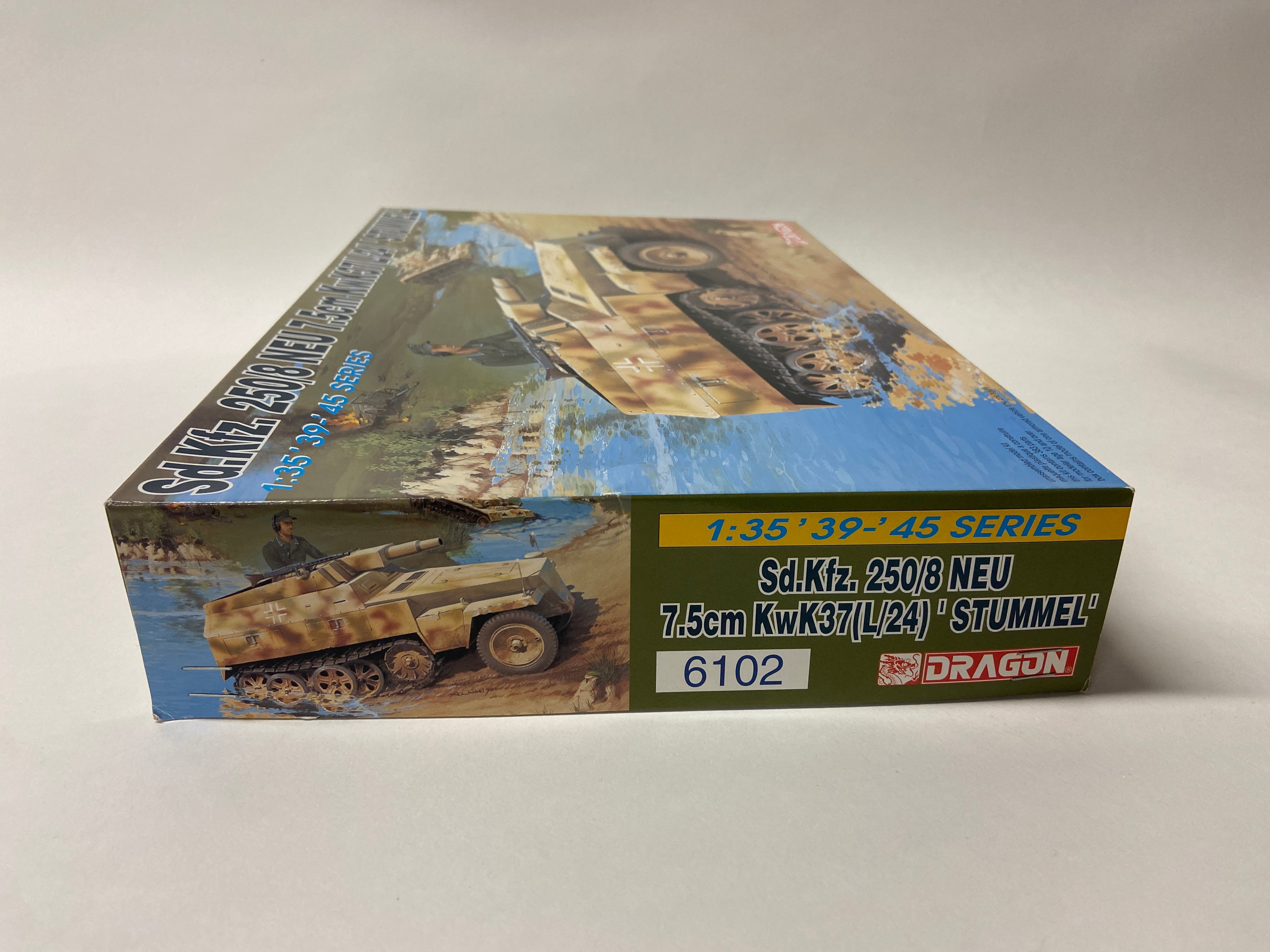 Dragon 1:35 Sd.Kfz. 250/8 Neu 7.5cm KwK37(L/24) 'Stummel' incl. Aber upgrade sets 6102