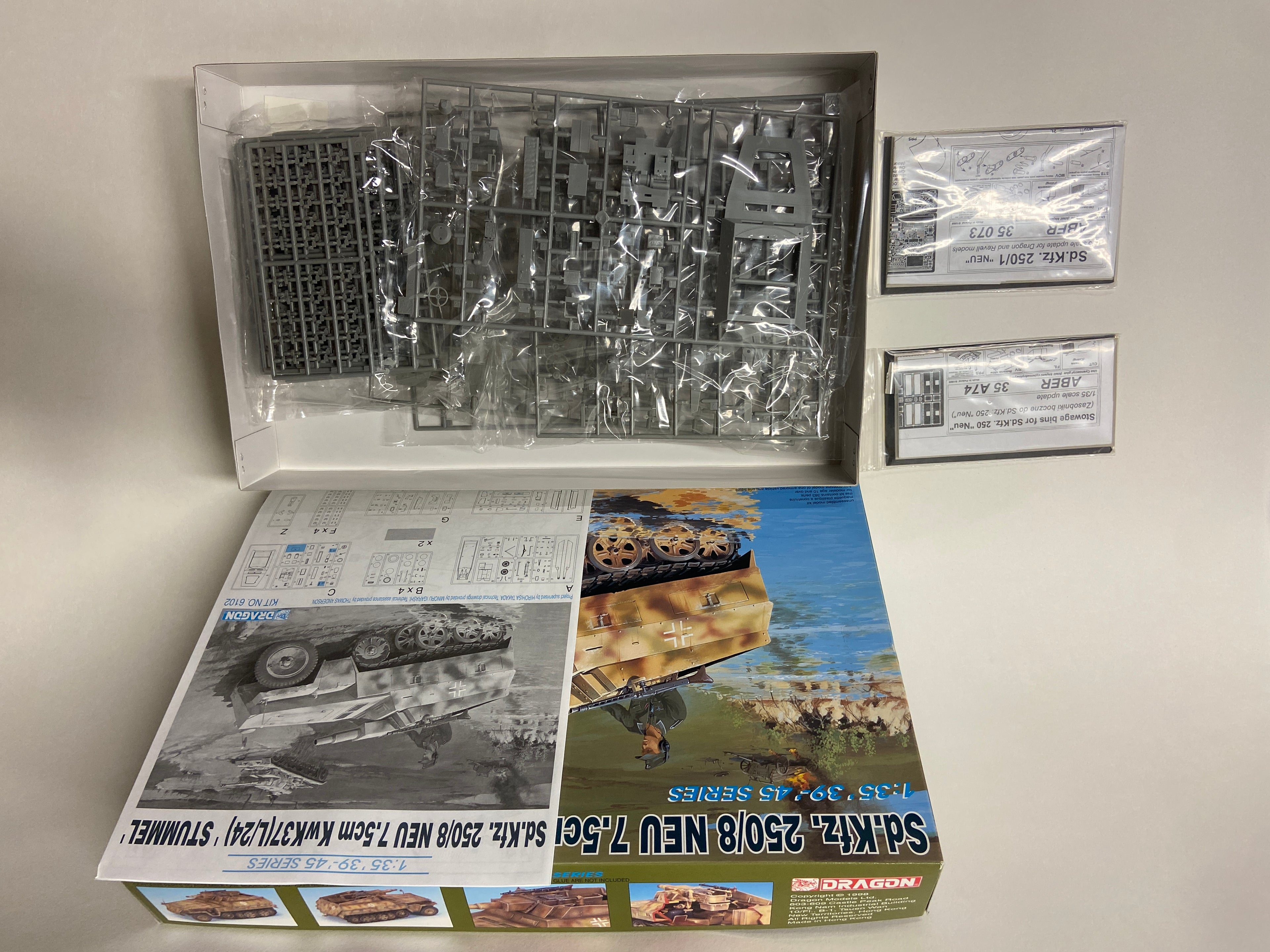 Dragon 1:35 Sd.Kfz. 250/8 Neu 7.5cm KwK37(L/24) 'Stummel' incl. Aber upgrade sets 6102
