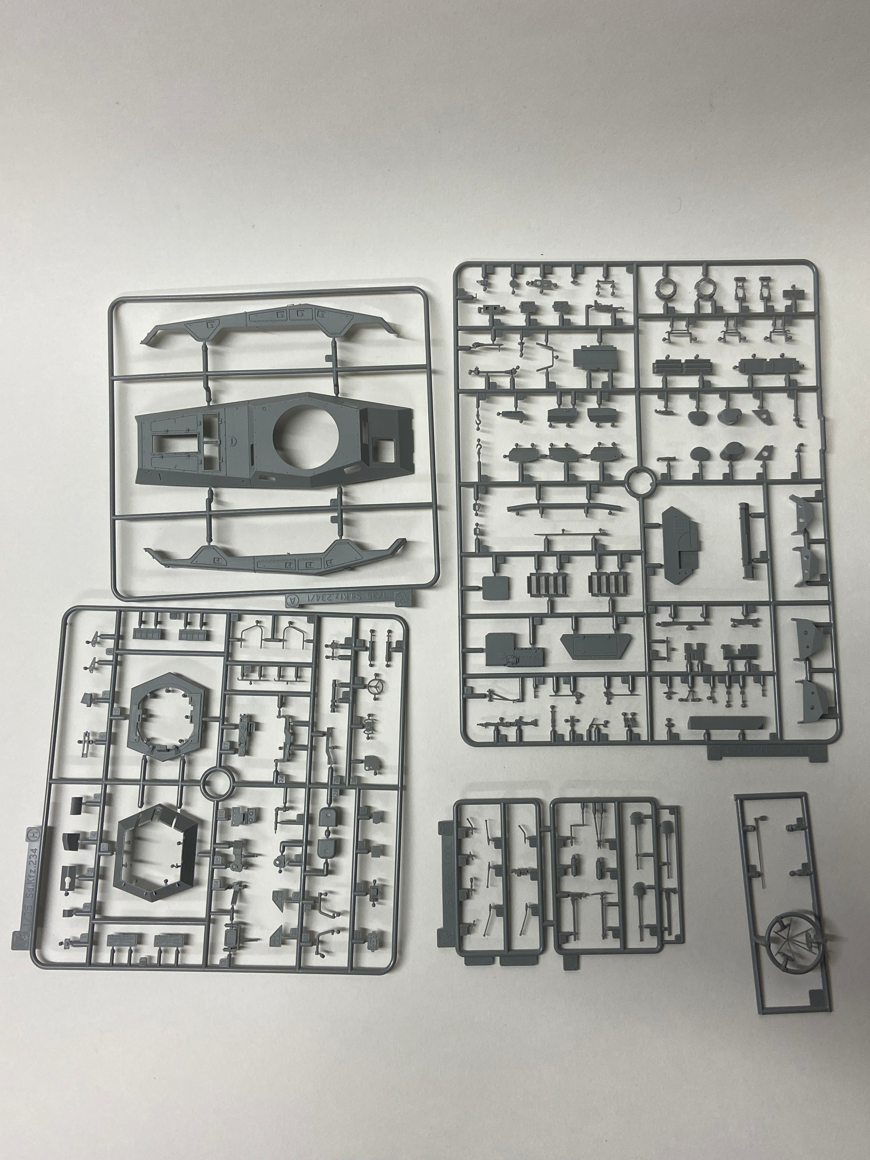 Dragon 1:35 Sd.Kfz. 234/1 Schwerer Panzerspähwagen (2cm) 6298