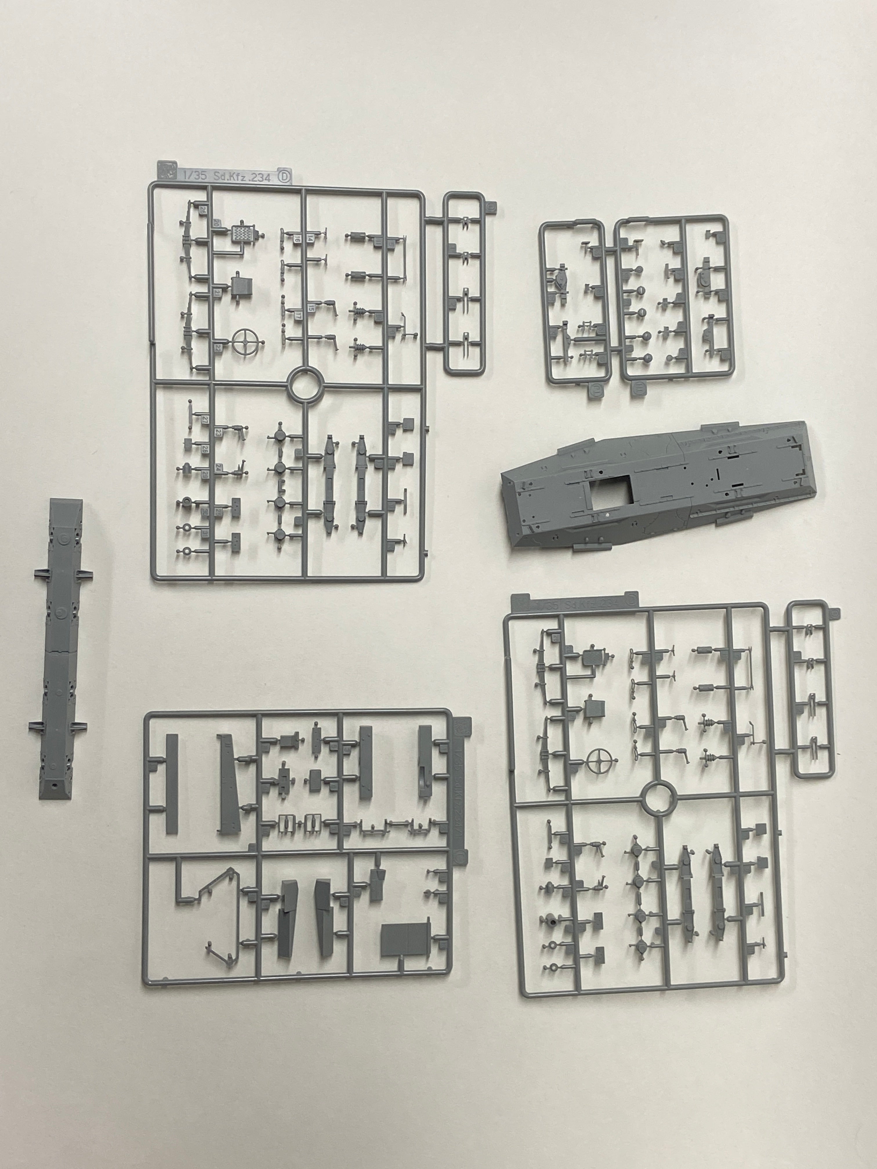 Dragon 1:35 Sd.Kfz. 234/1 Schwerer Panzerspähwagen (2cm) 6298