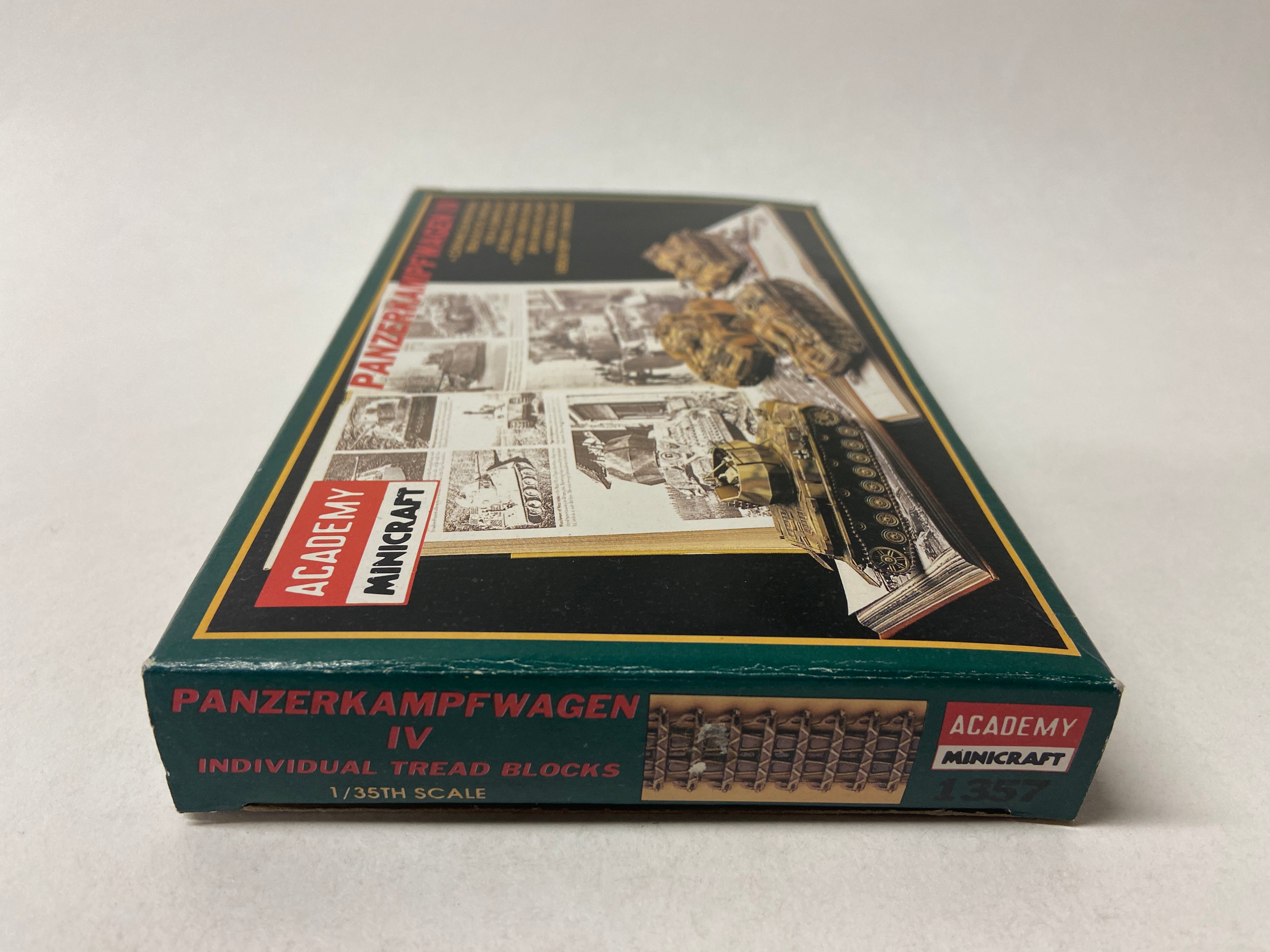 Academy 1:35 Panzerkampfwagen IV Individual Tread Blocks 1357