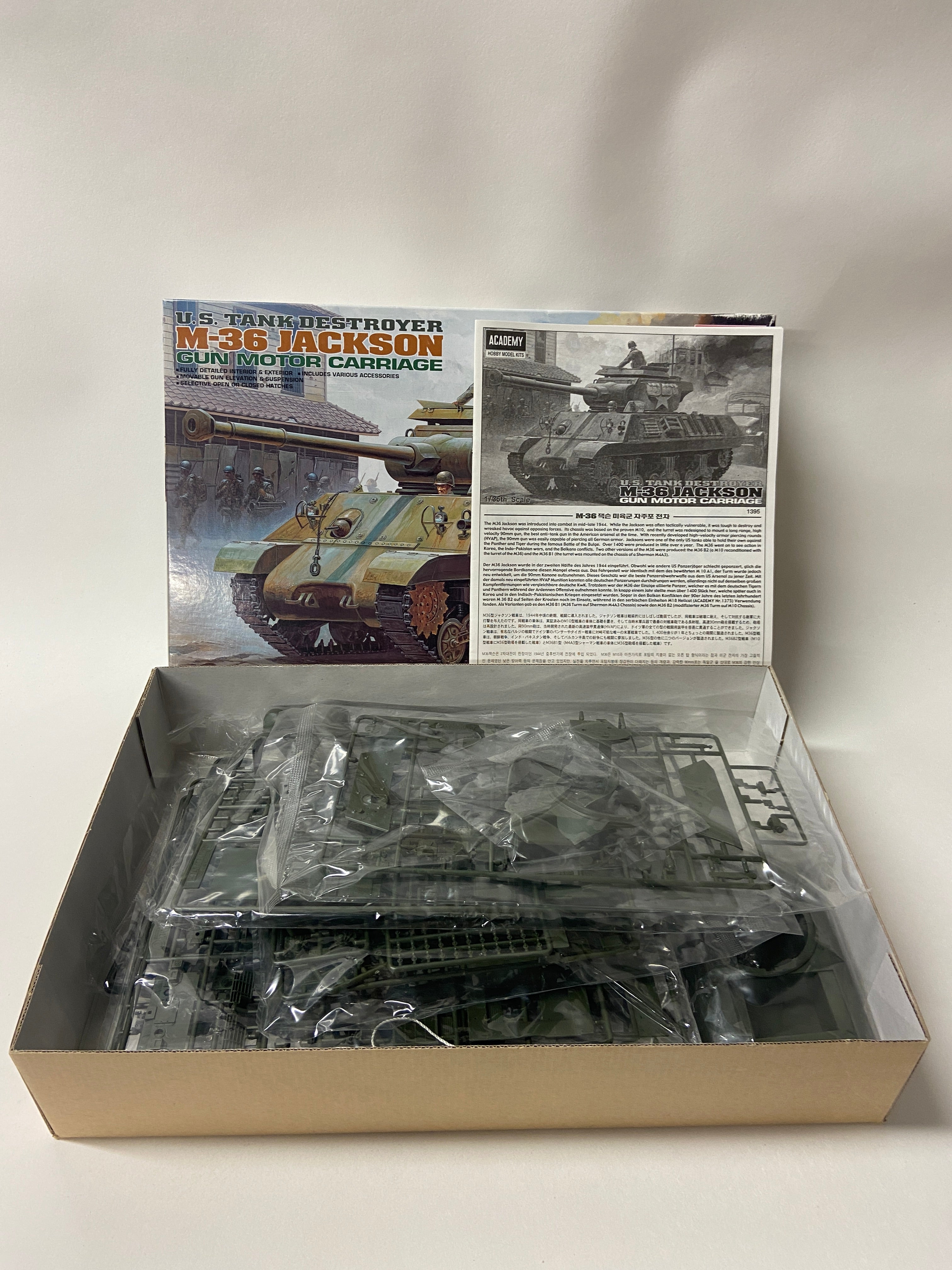 Academy 1:35 U.S. Tank Destroyer M-36 Jackson Gun Motor Carriage 1395