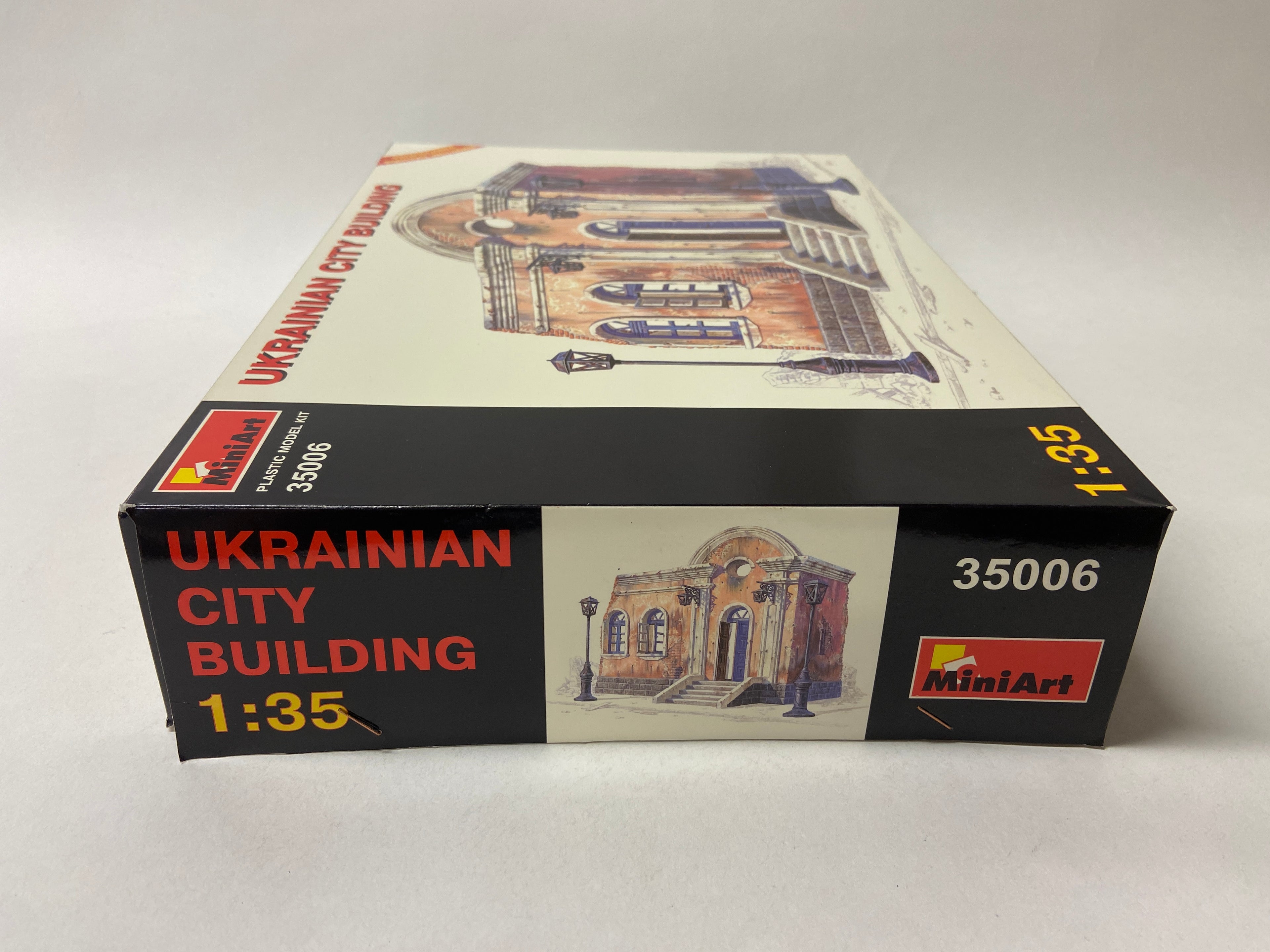 MiniArt 1:35 Ukrainian City Building 35006