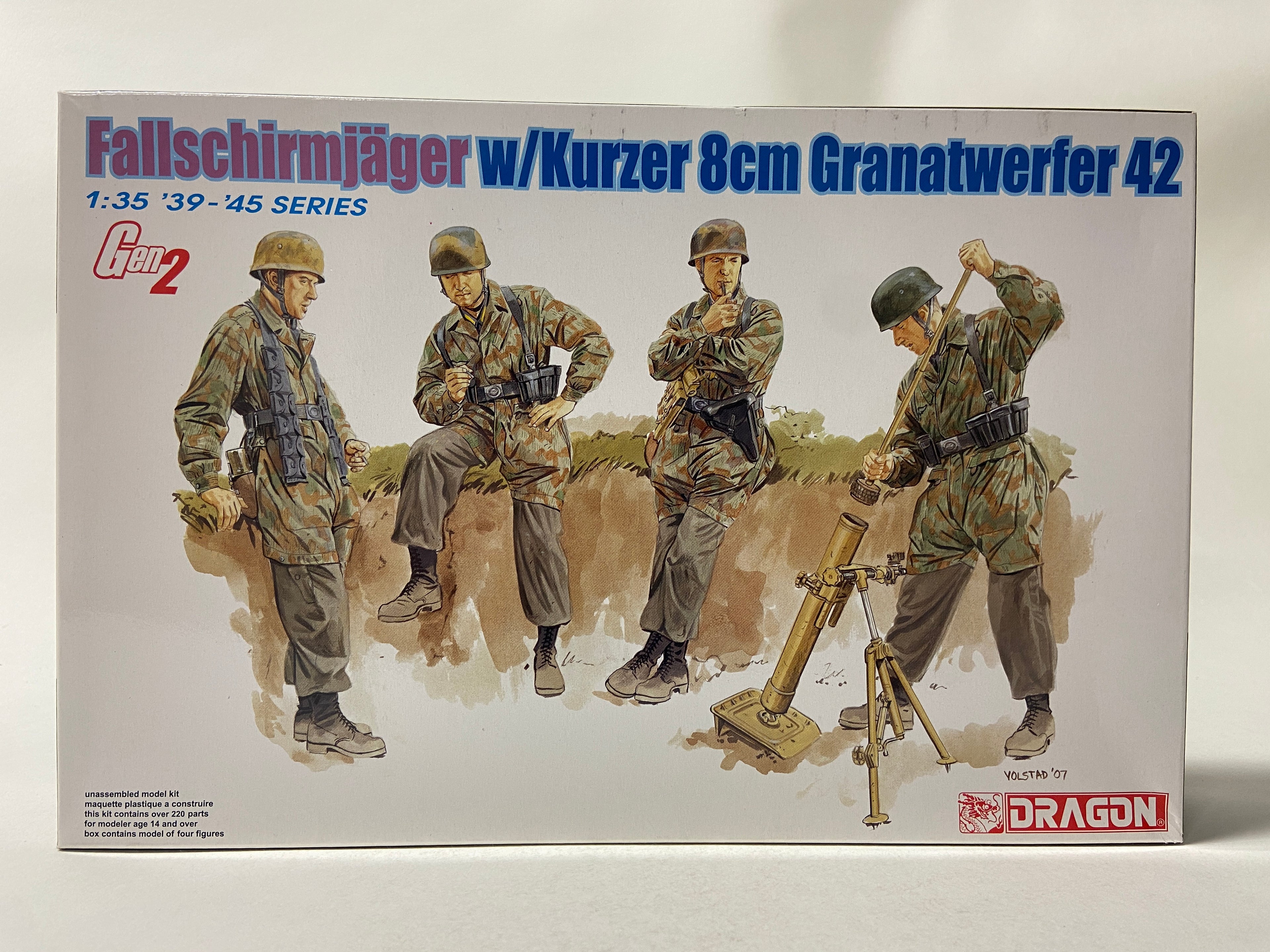 Dragon 1:35 Fallschirmjäger w/ Kurzer 8cm Granatwerfer 42 6373