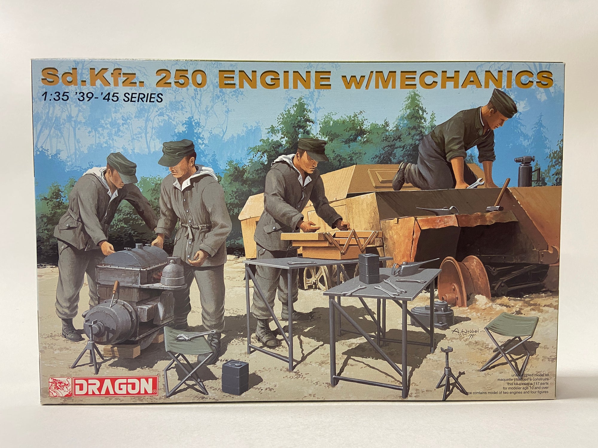 Sd. Kfz. 250 Engine w/Mechanics