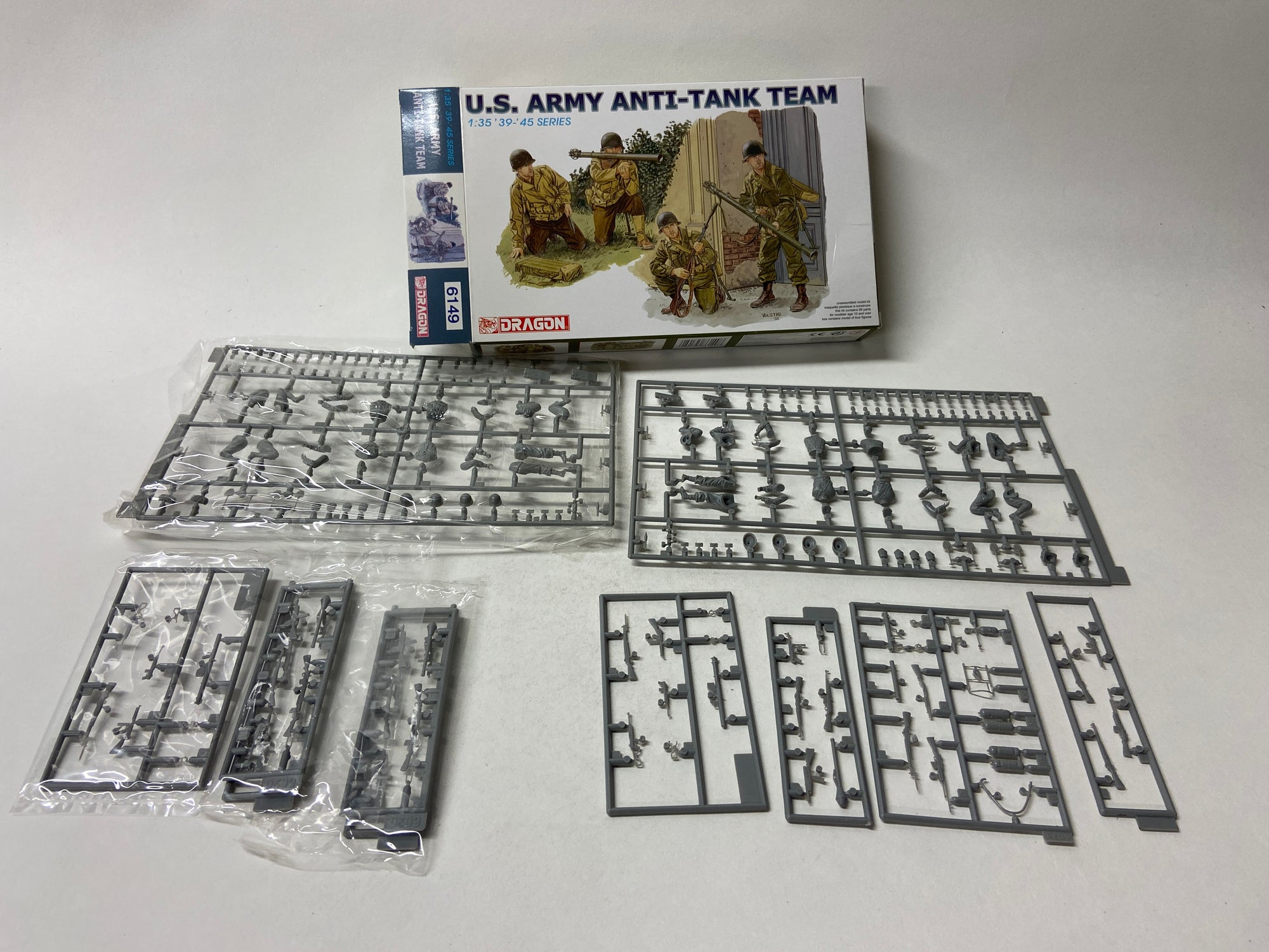 2x U.S. Army Anti-Tank Team (2 kits in doos)