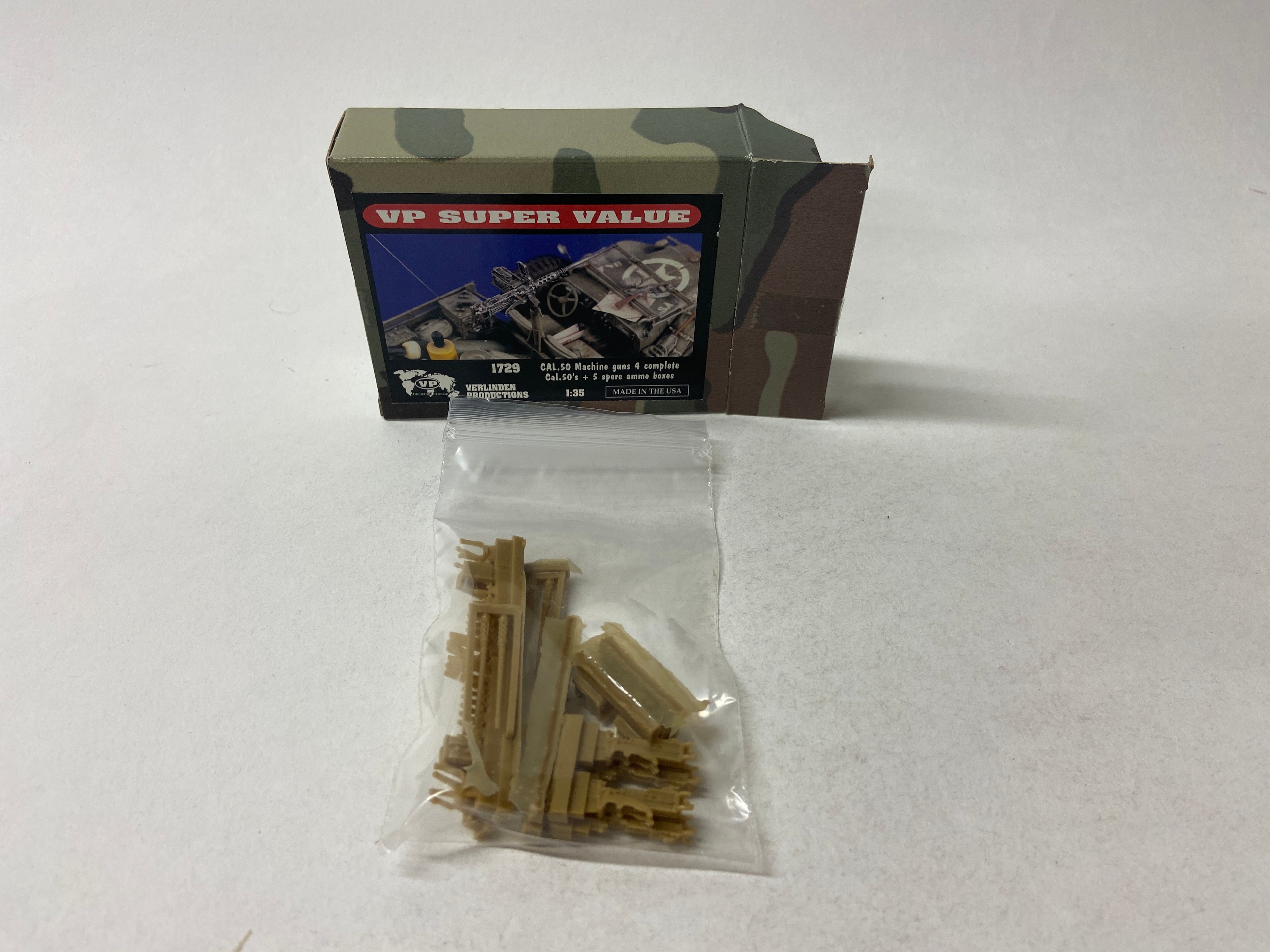 Verlinden Productions 1:35 Cal .50 Machine guns 4 complete Cal. 50's + spare ammo boxes 1729