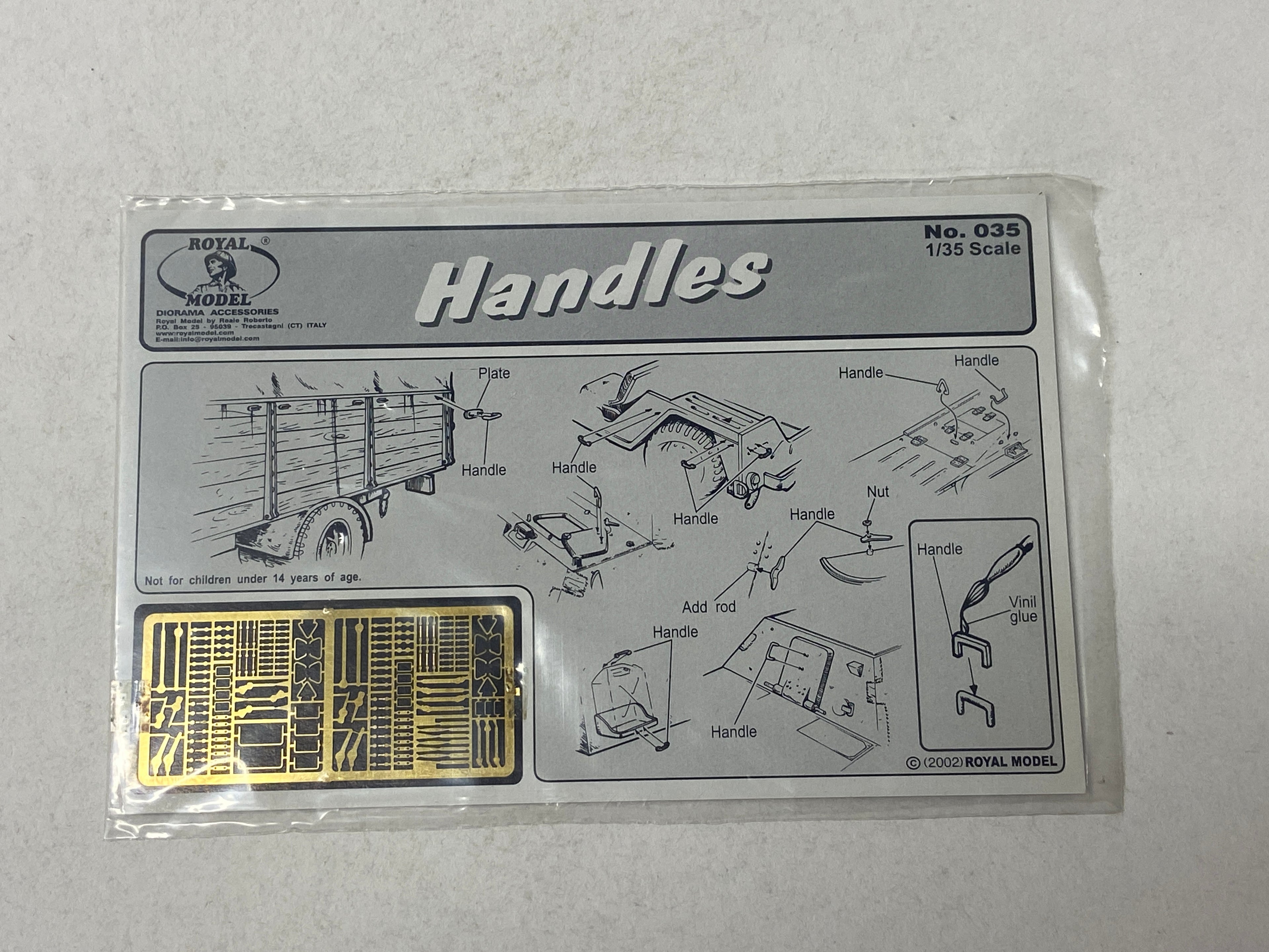 Royal Model 1:35 Handles 035