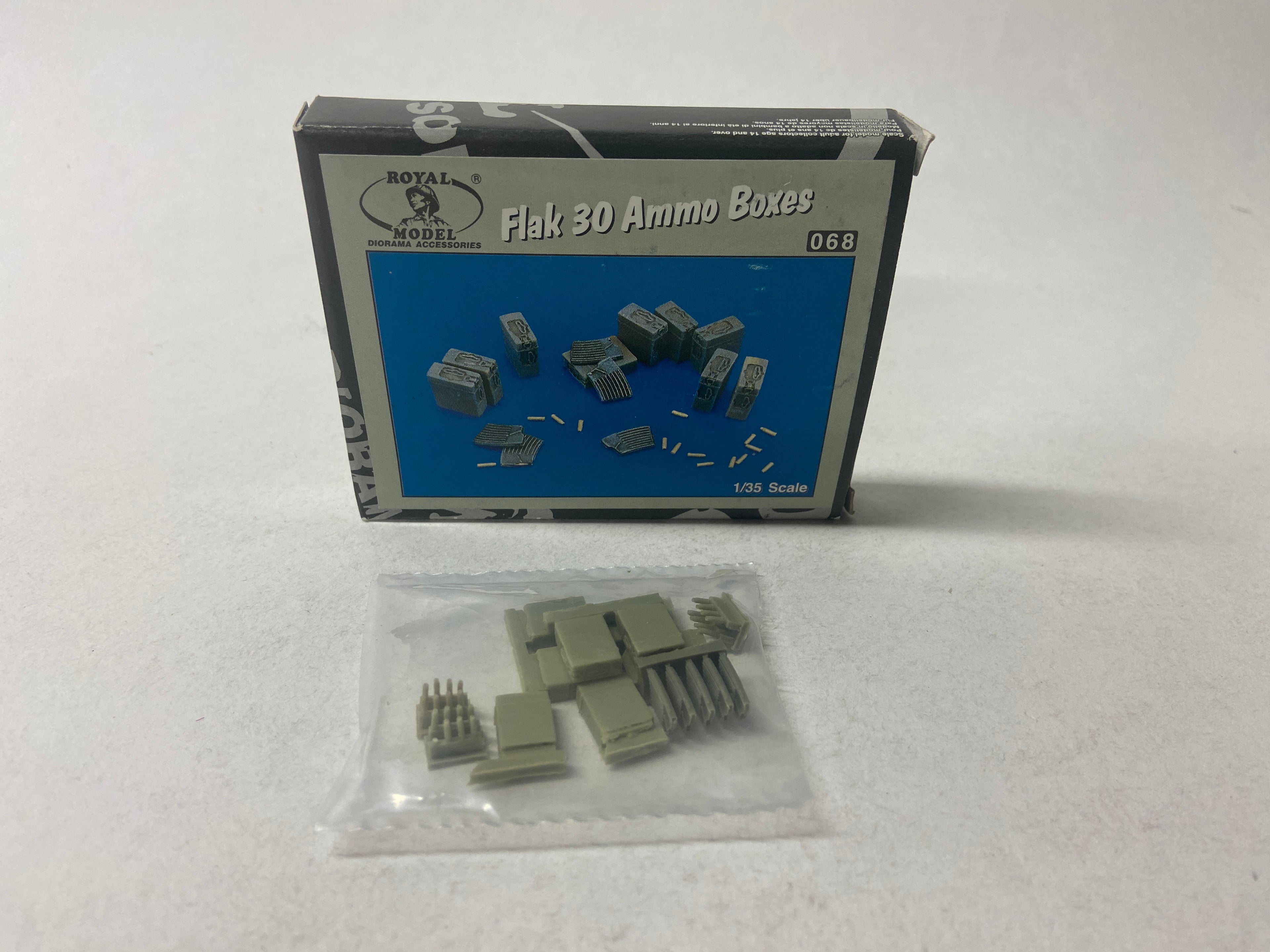 Royal Model 1:35 Flak 30 Ammo Boxes 068