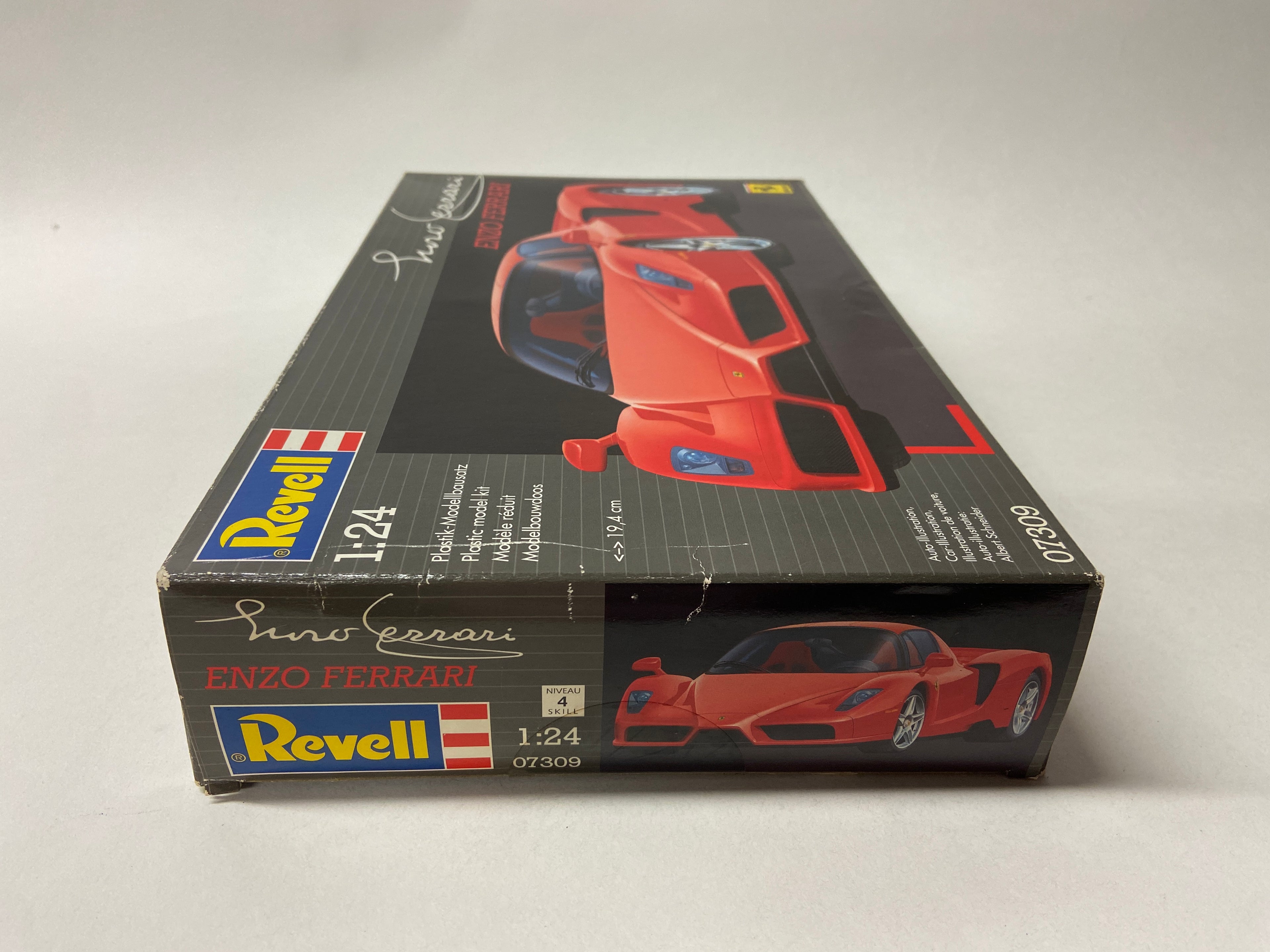 Revell 1:24 Ferrari Enzo 07309