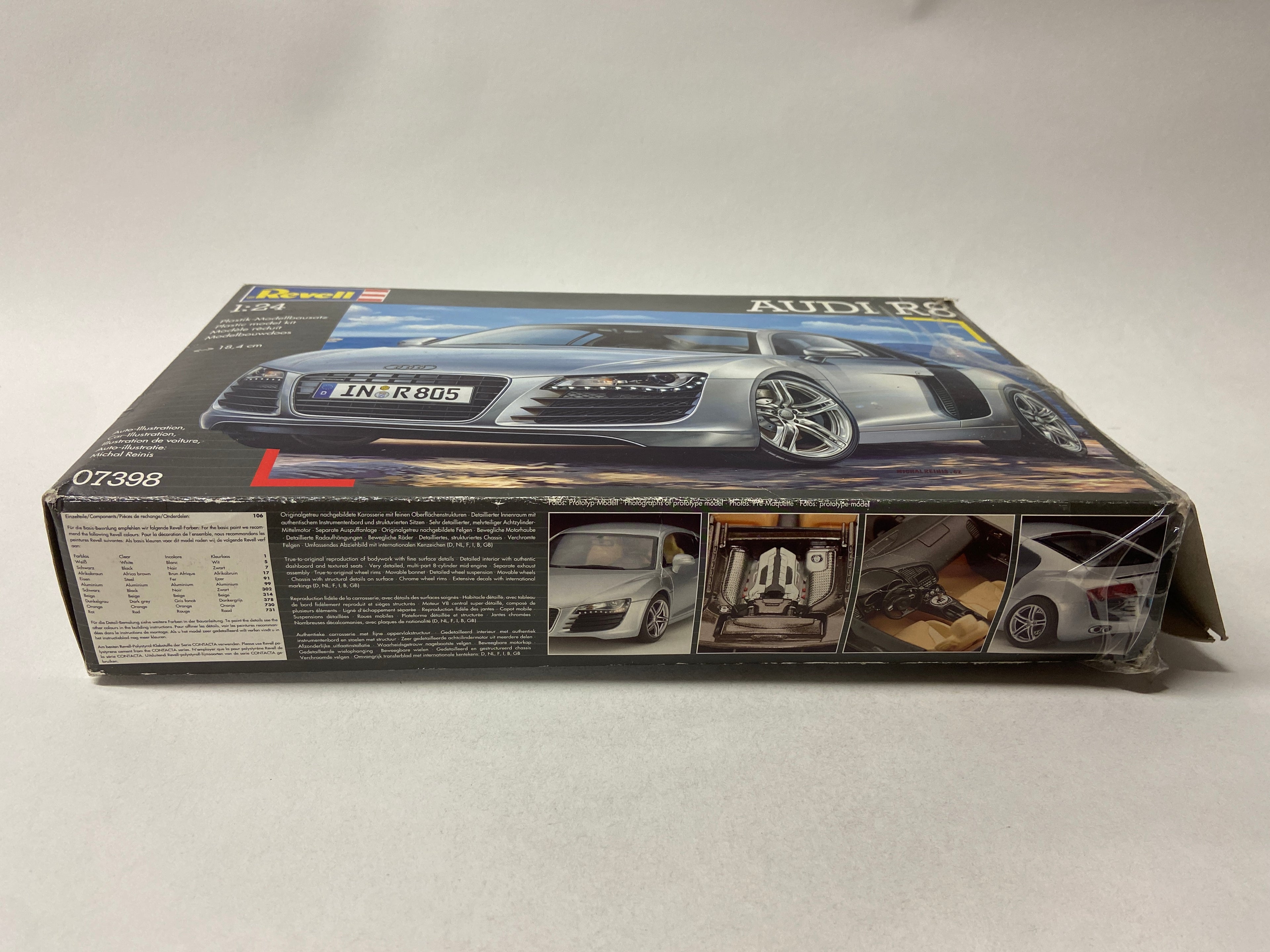 Revell 1:24 Audi R8 07398
