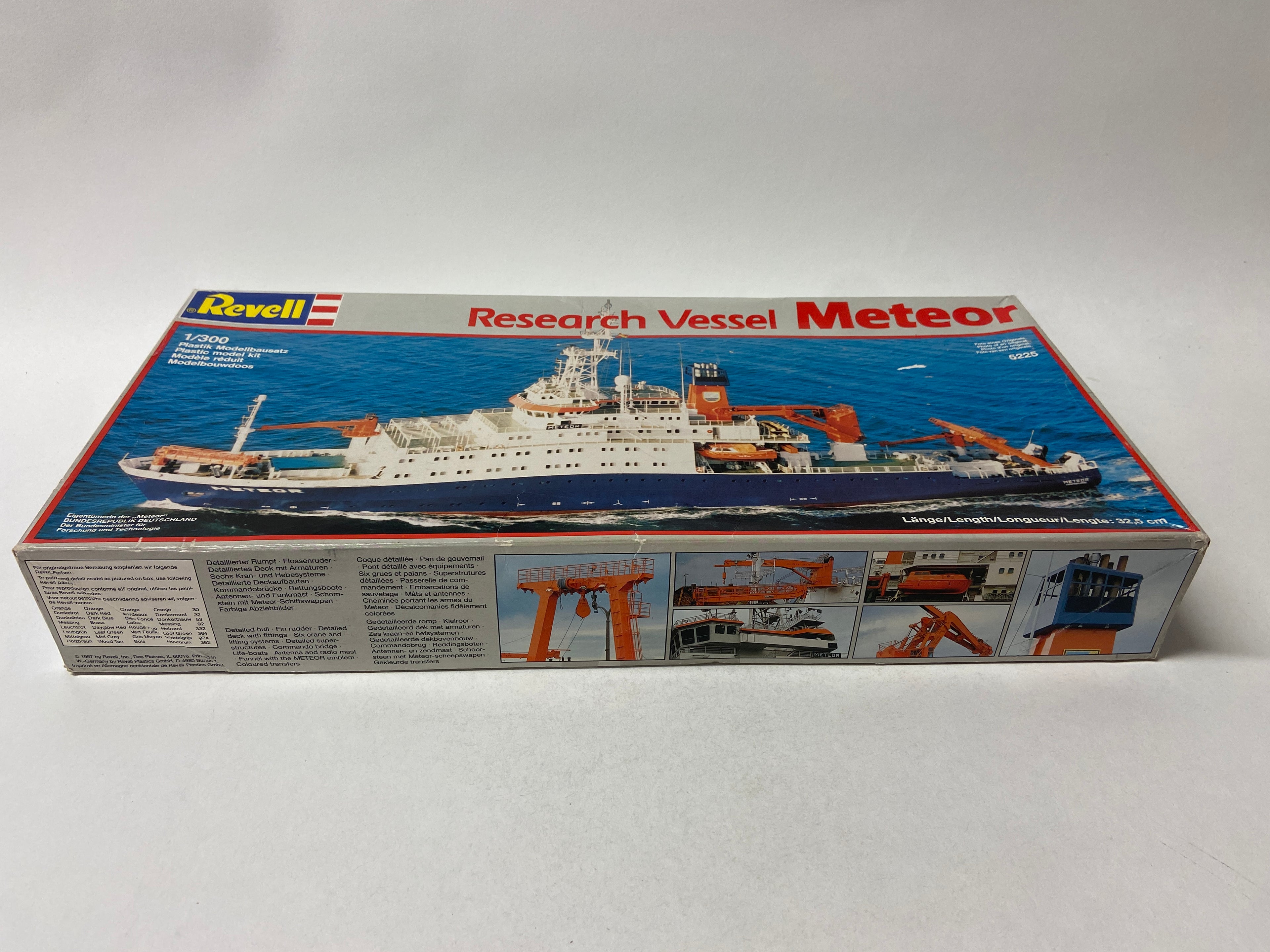 Revell 1:300 Research Vessel Meteor 5225