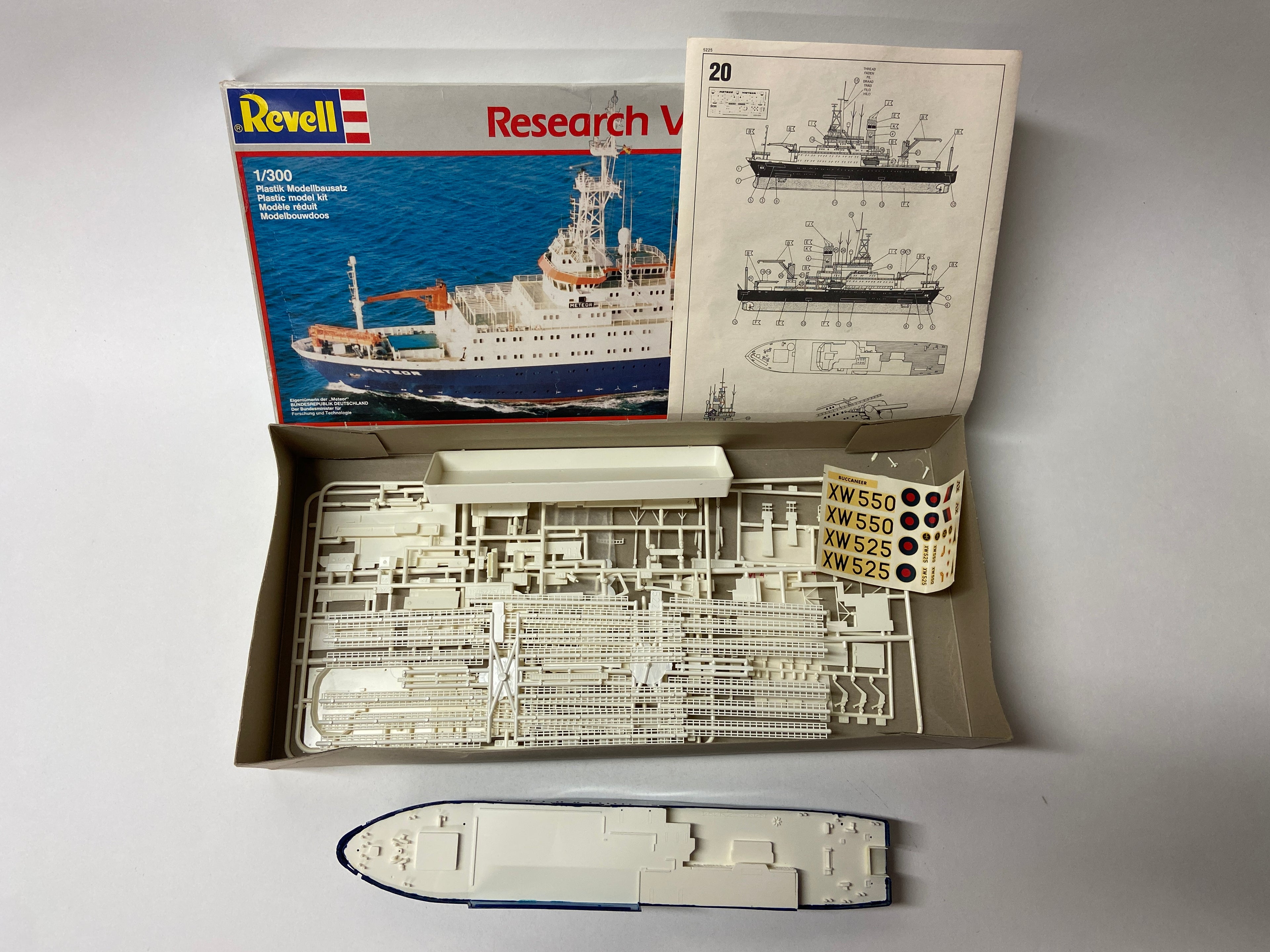 Revell 1:300 Research Vessel Meteor 5225