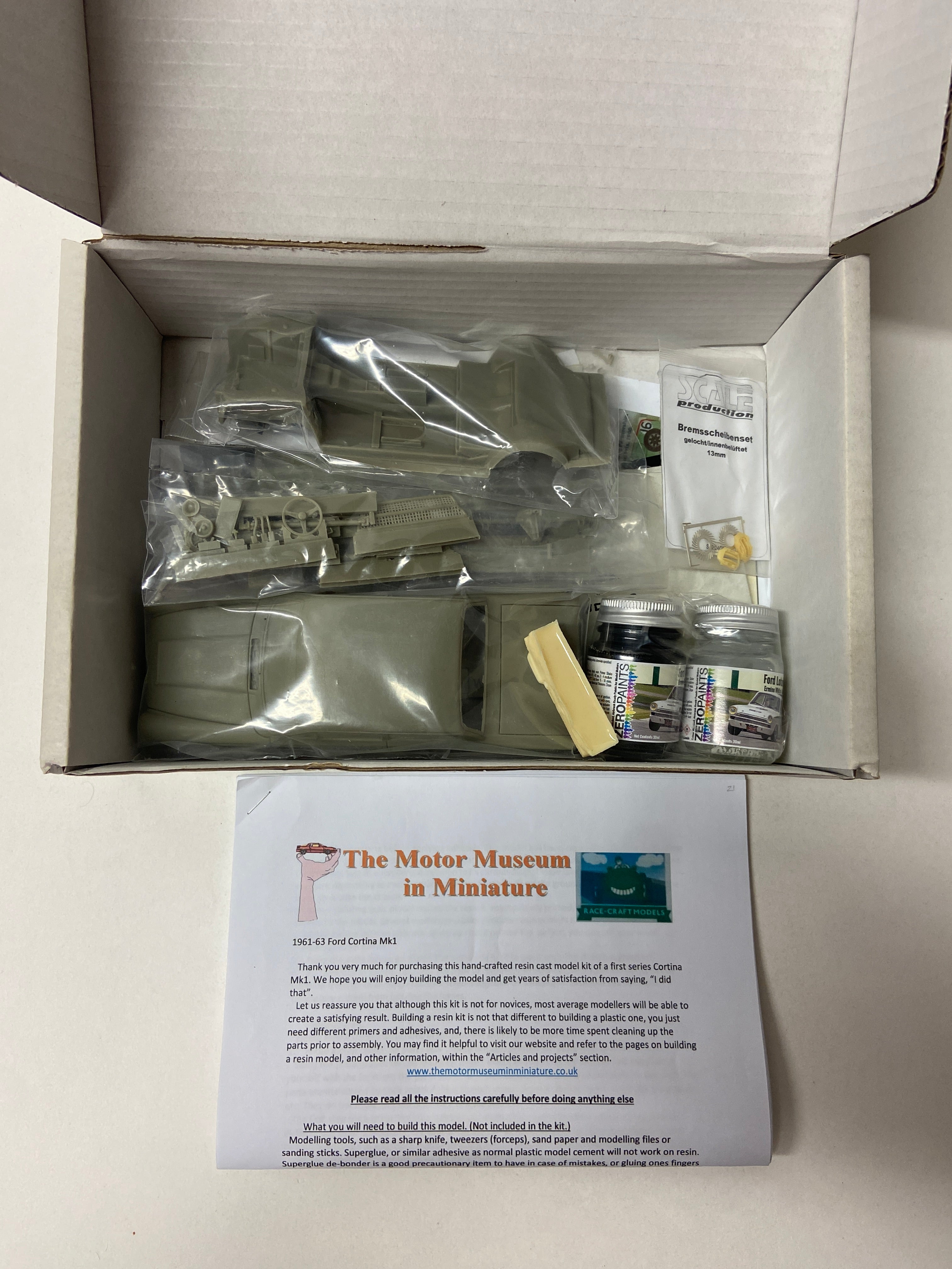 The Motor Museum in Miniature 1:24 Lotus Cortina Mk1 1963 incl. extra's MMiM-124002