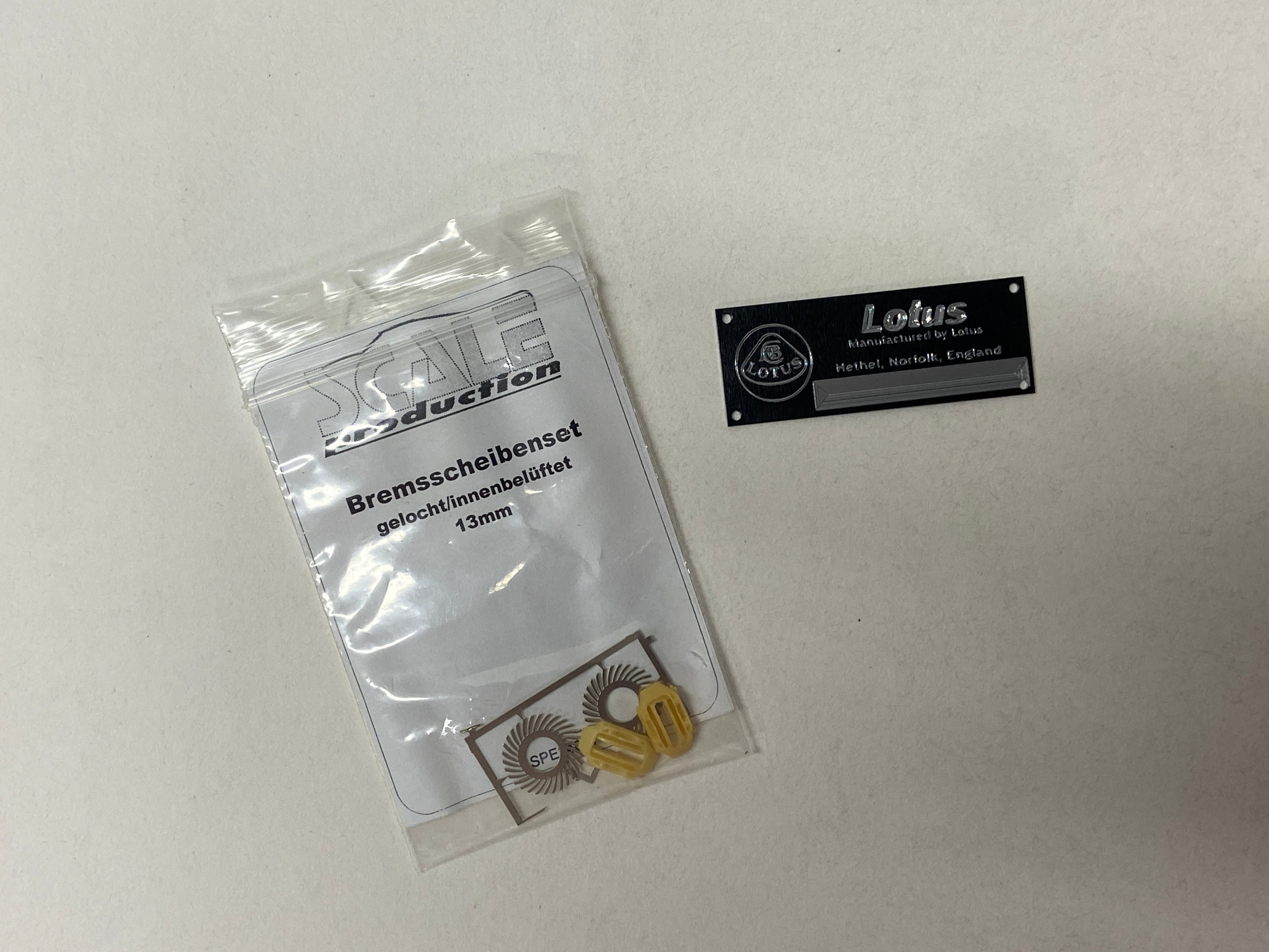 The Motor Museum in Miniature 1:24 Lotus Cortina Mk1 1963 incl. extra's MMiM-124002
