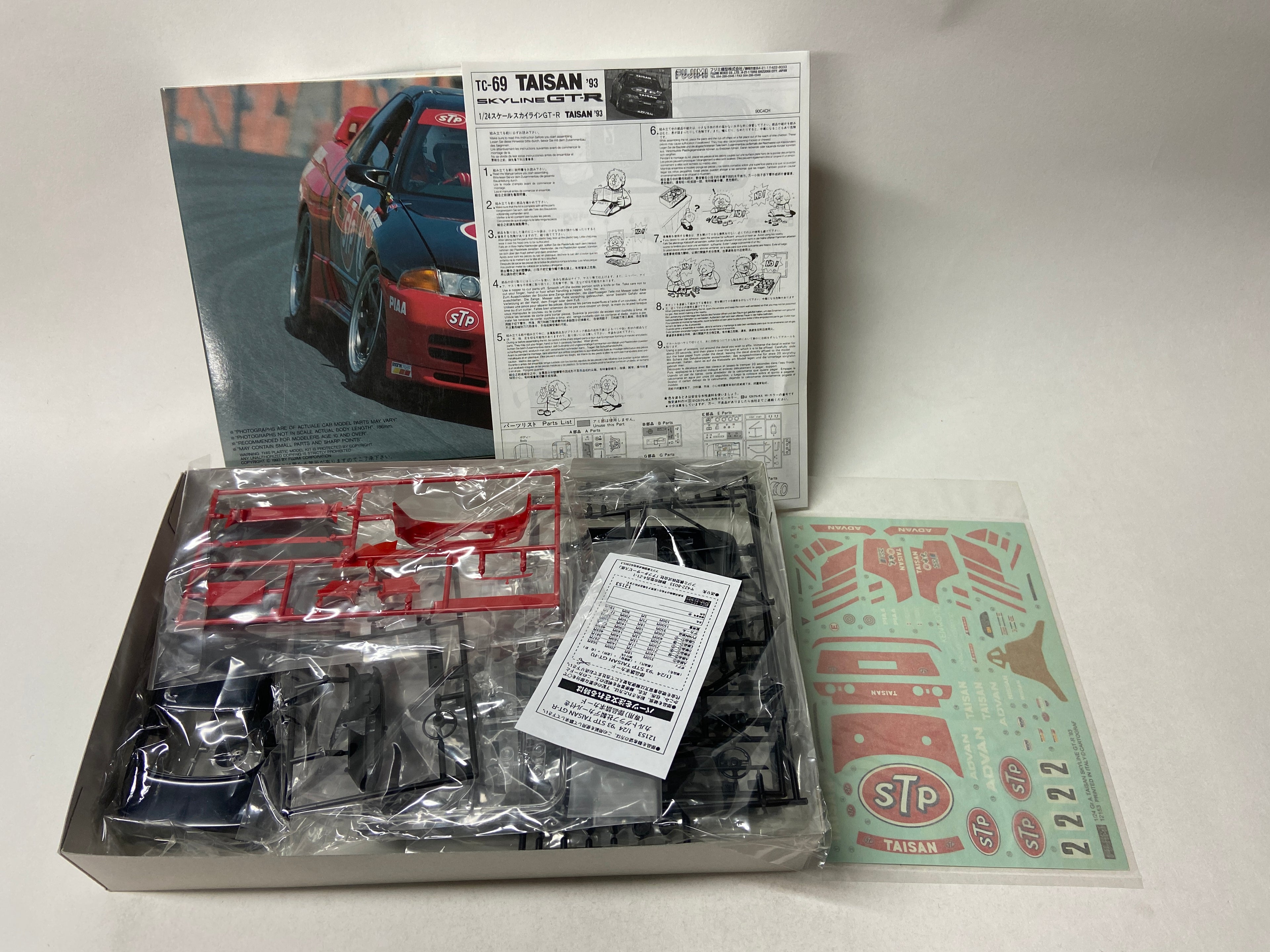 Fujimi 1:24 93 STP Taisan GT-R Group A Racing Car Version 12153