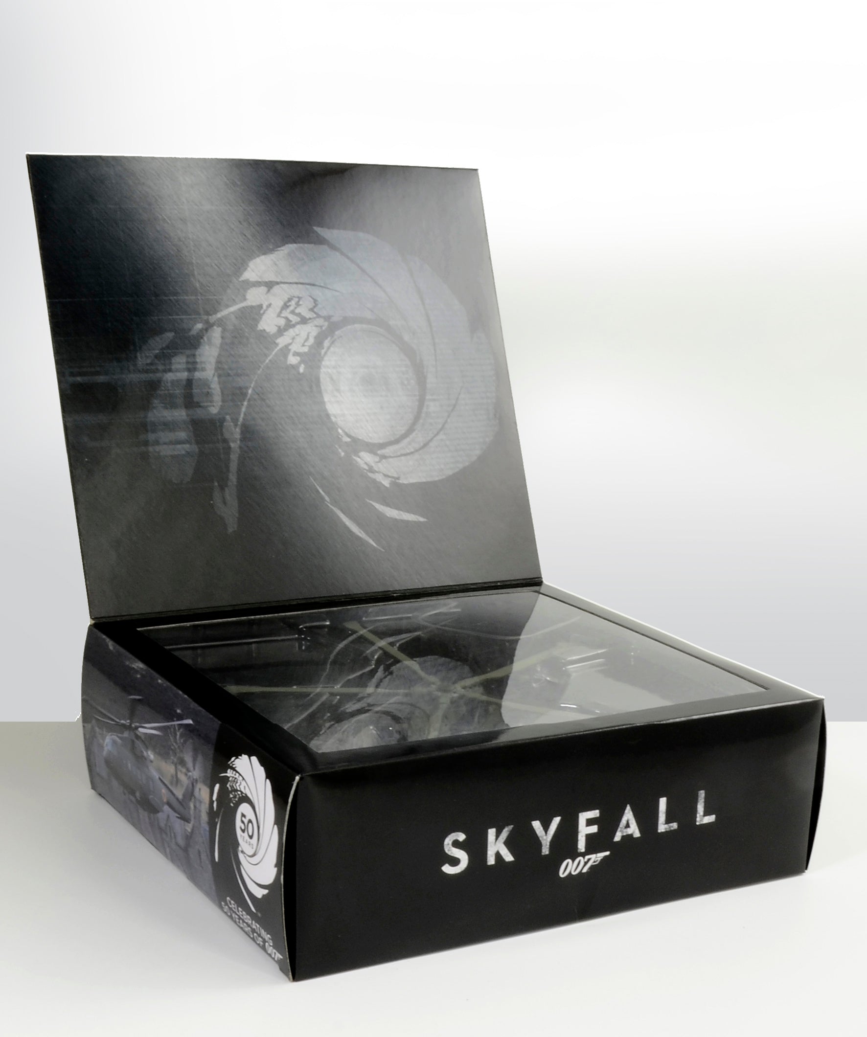 Italeri 1:100 AW 101 SKYFALL - Die Cast Model 48182