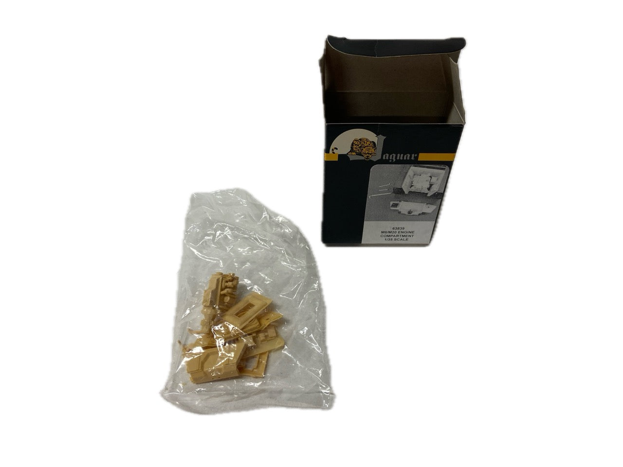 Jaguar 1:35 M8/M20 Engine Compartment 63839