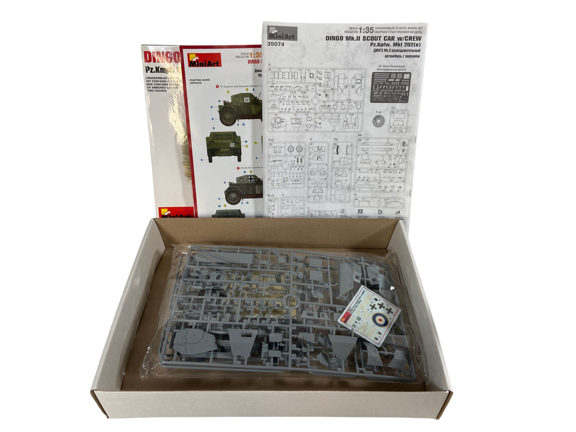MiniArt 1:35 Dingo Mk.II Scout Car w/Crew Pz.Kmpf. Mk.I 202(e) 35074