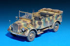MiniArt 1:35 Kfz.70 MB 1500A German 4x4 Car w/Crew 35139