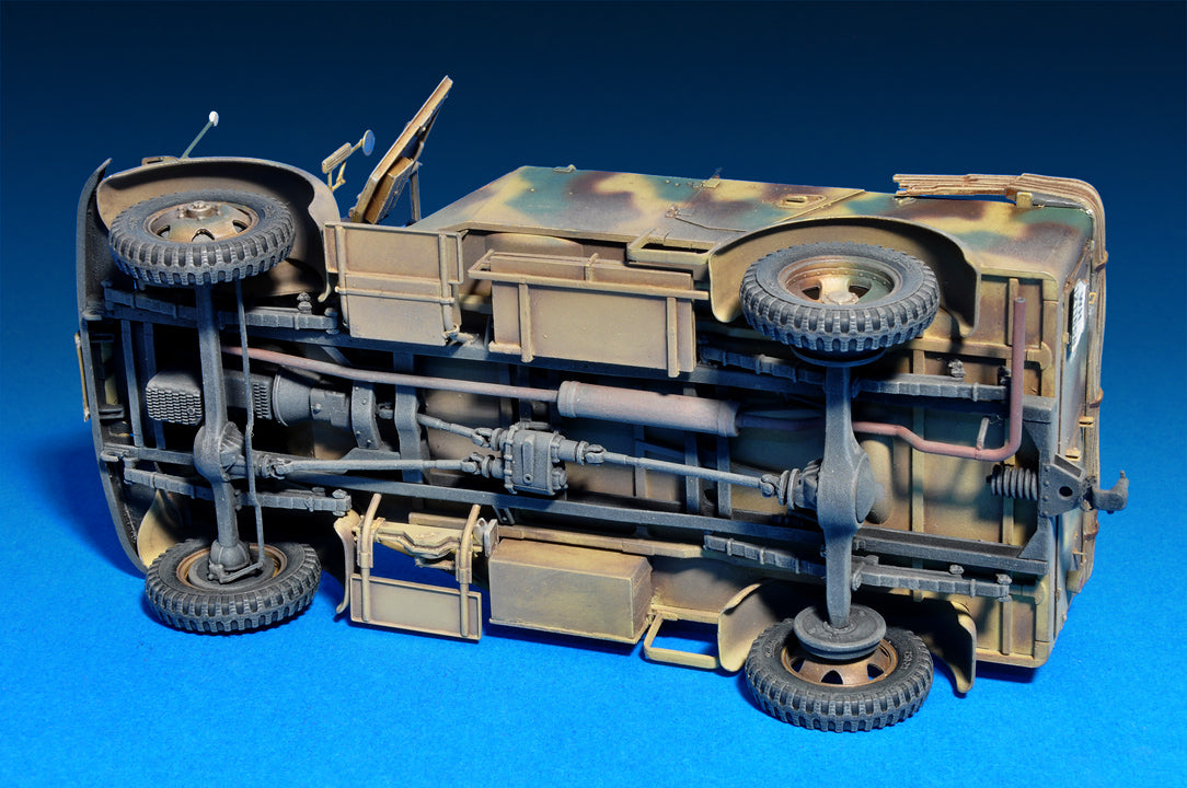 MiniArt 1:35 Kfz.70 MB 1500A German 4x4 Car w/Crew 35139