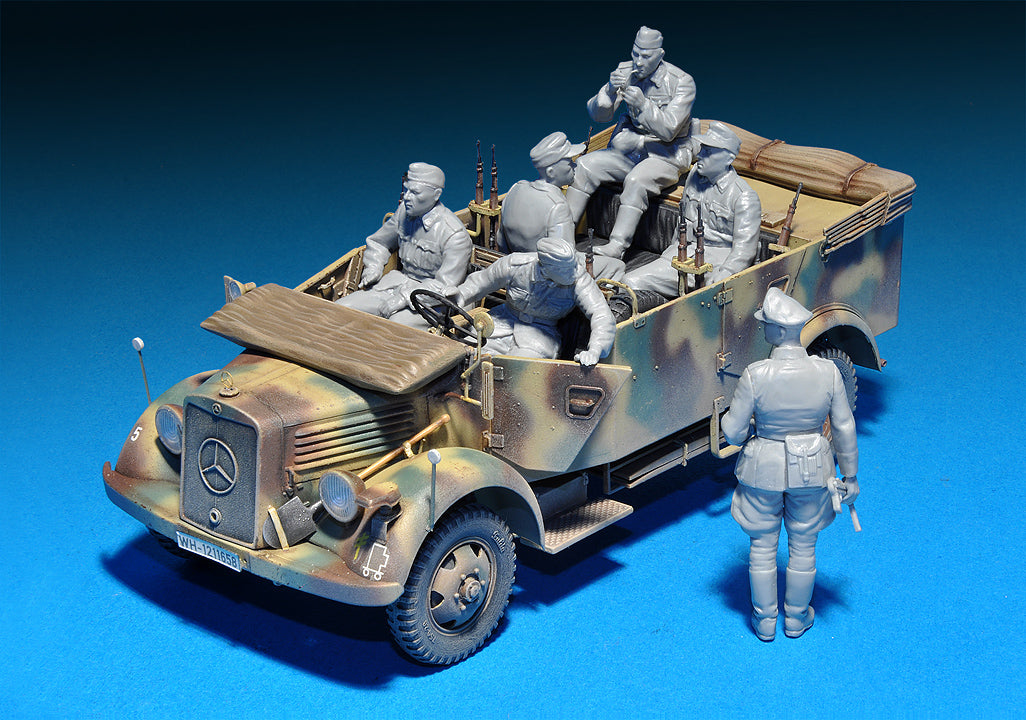 MiniArt 1:35 Kfz.70 MB 1500A German 4x4 Car w/Crew 35139