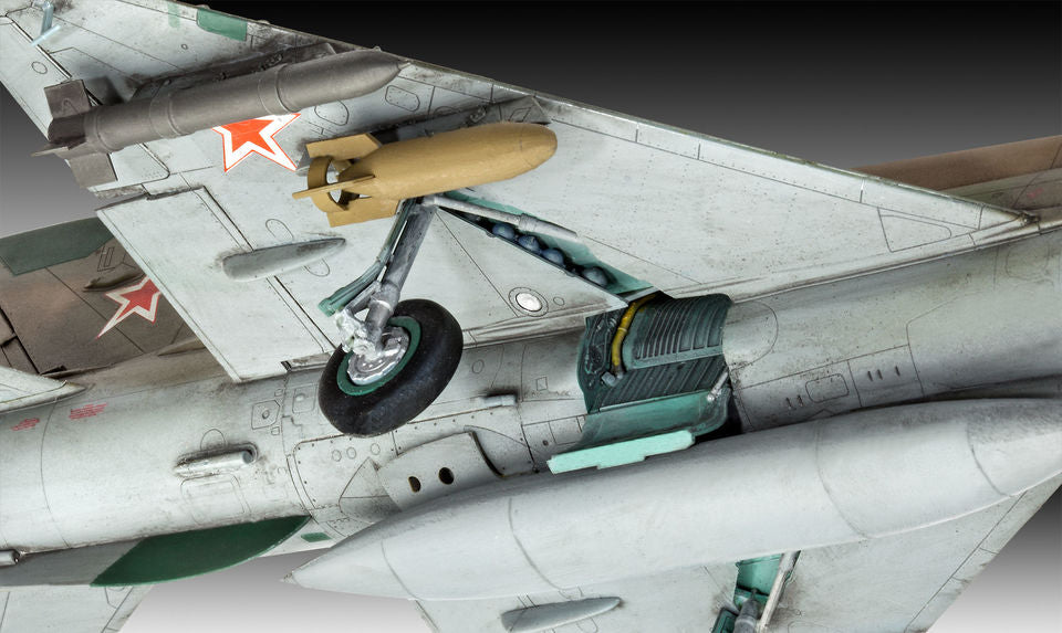 Revell 1:48 MiG-21 SMT 03915