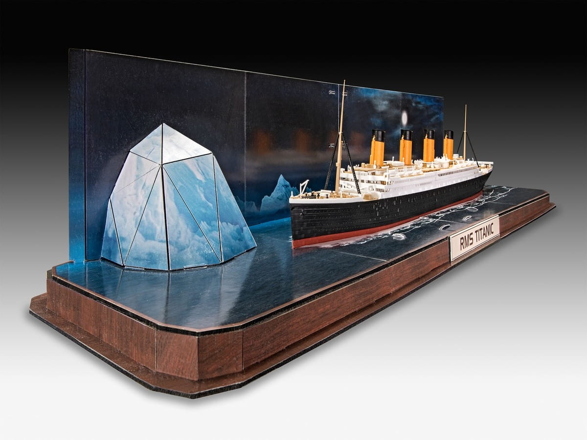 Revell 1:600 RMS Titanic incl. 3D Puzzle Diorama 05599