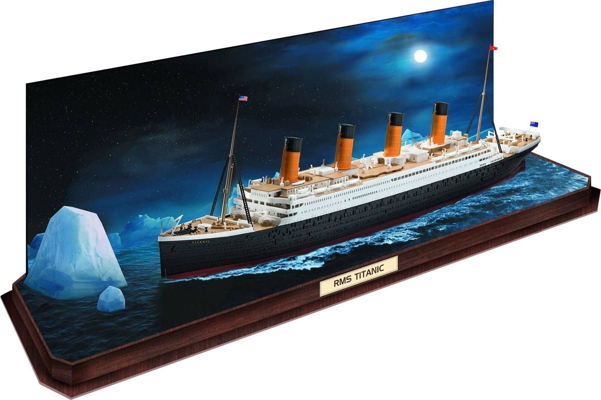 Revell 1:600 RMS Titanic incl. 3D Puzzle Diorama 05599