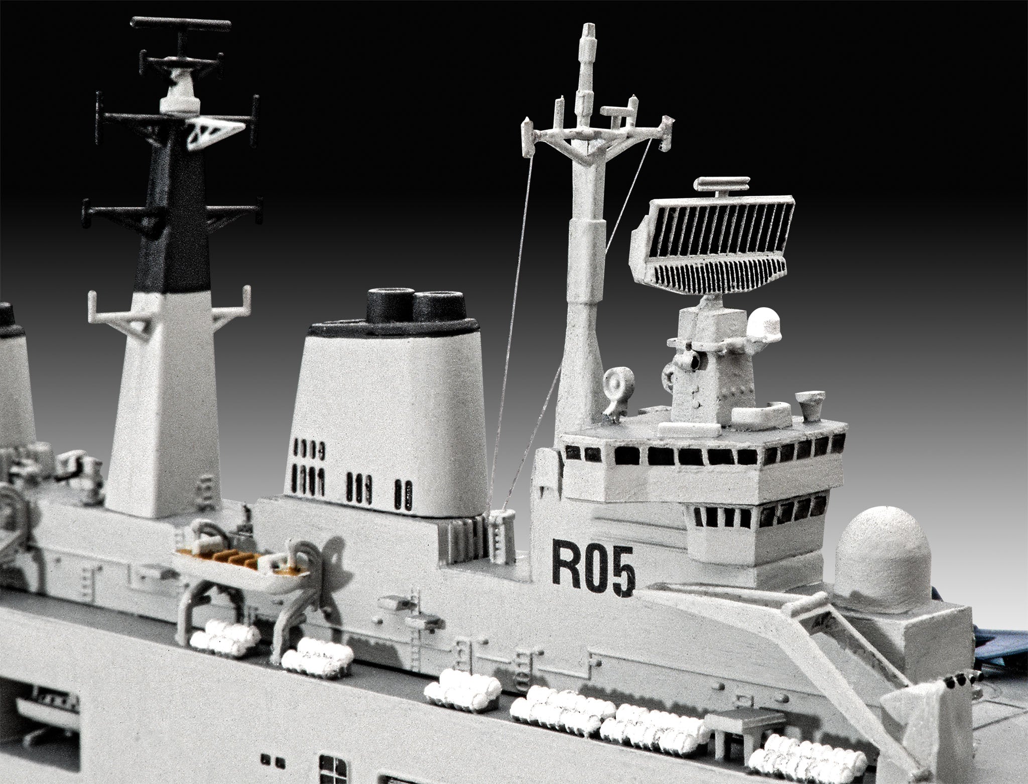 Revell 1:700 HMS Invincible (Falkland War) 05172