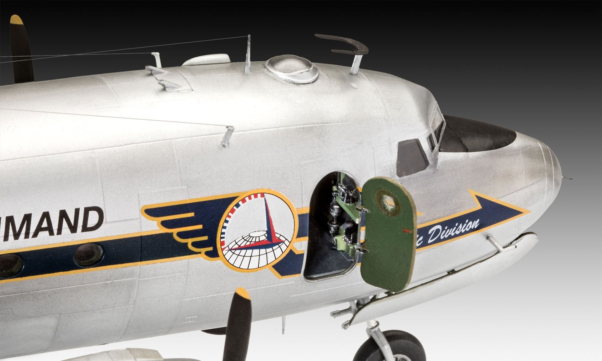 Revell 1:72 C-54D Skymaster 70th Anniversary Berlin Airlift 03910