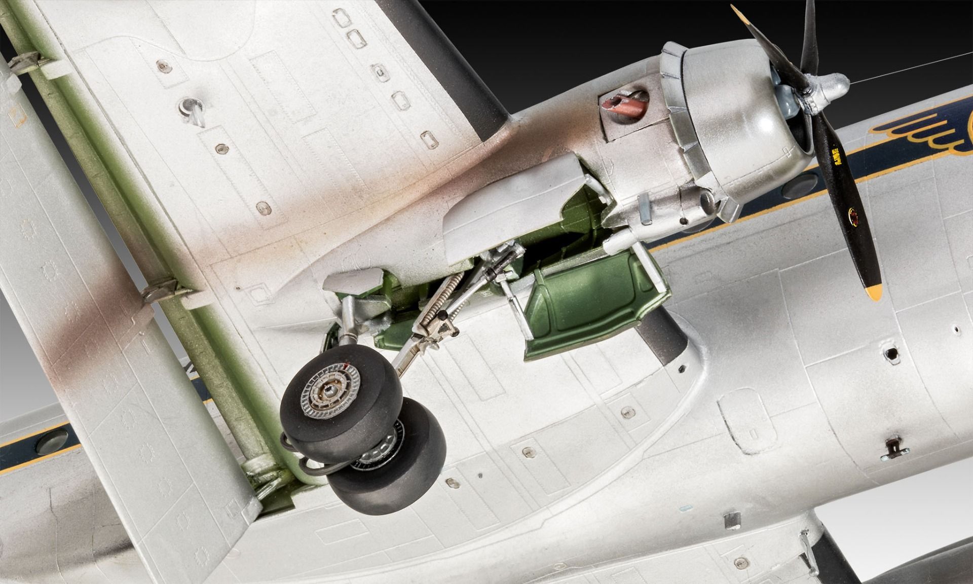 Revell 1:72 C-54D Skymaster 70th Anniversary Berlin Airlift 03910