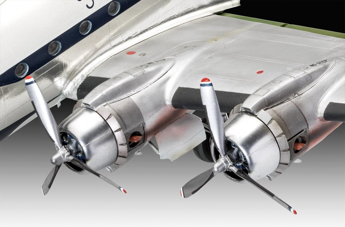 Revell 1:72 C-54 D Thunderbirds 03920