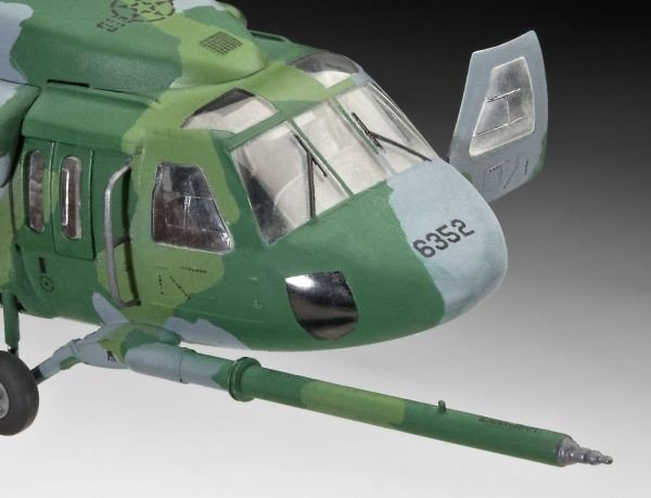 Revell 1:72 Sikorsky HH-60G Pave Hawk / S-70 Black Hawk 04650