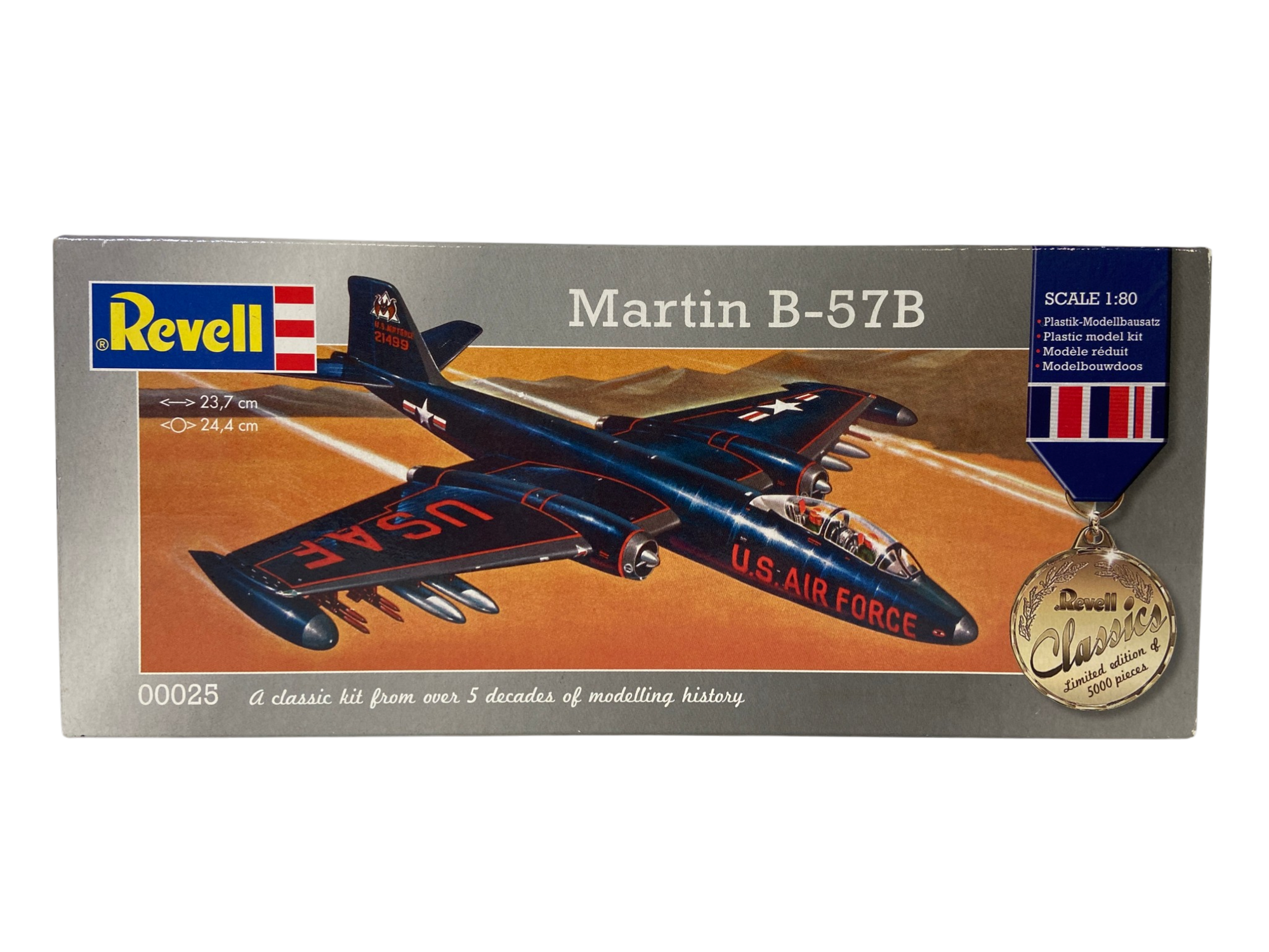 Revell 1:80 Martin B-57B 00025
