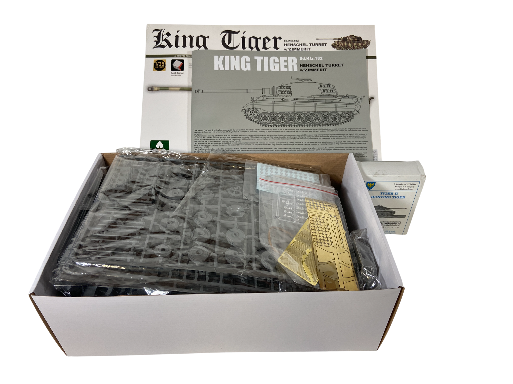 Takom 1:35 Sd.Kfz.182 King Tiger Henschel Turret w/Zimmerit incl. steel tracks 2045S
