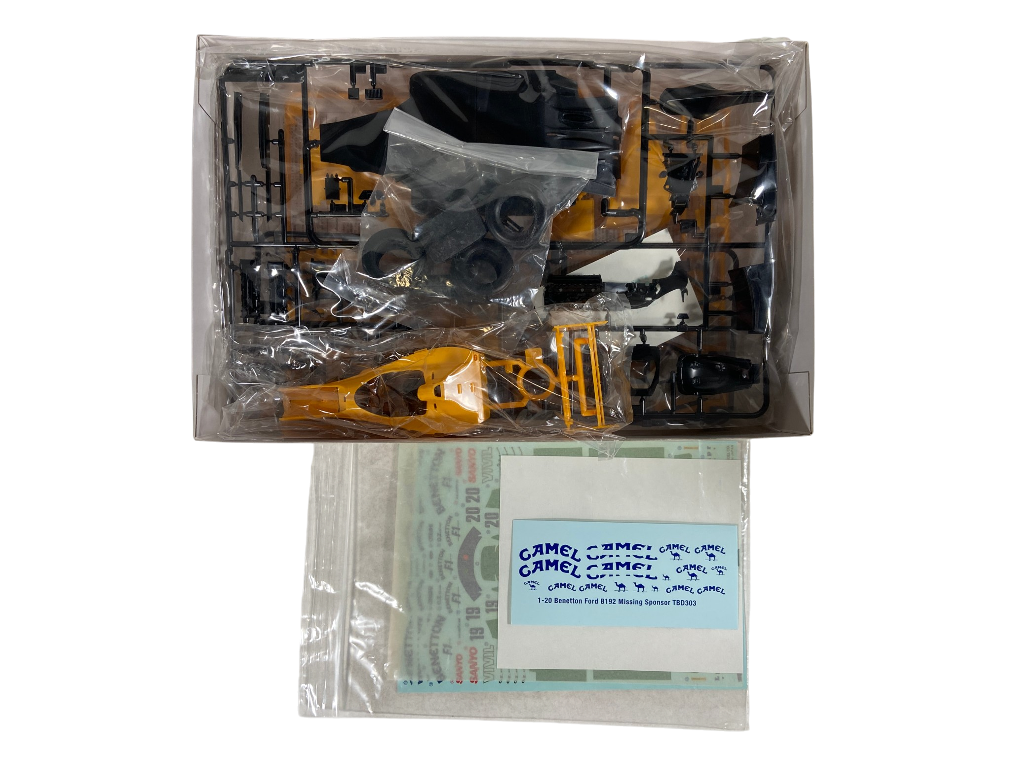 Tamiya 1:20 Benetton B192 incl. Camel decals 20036